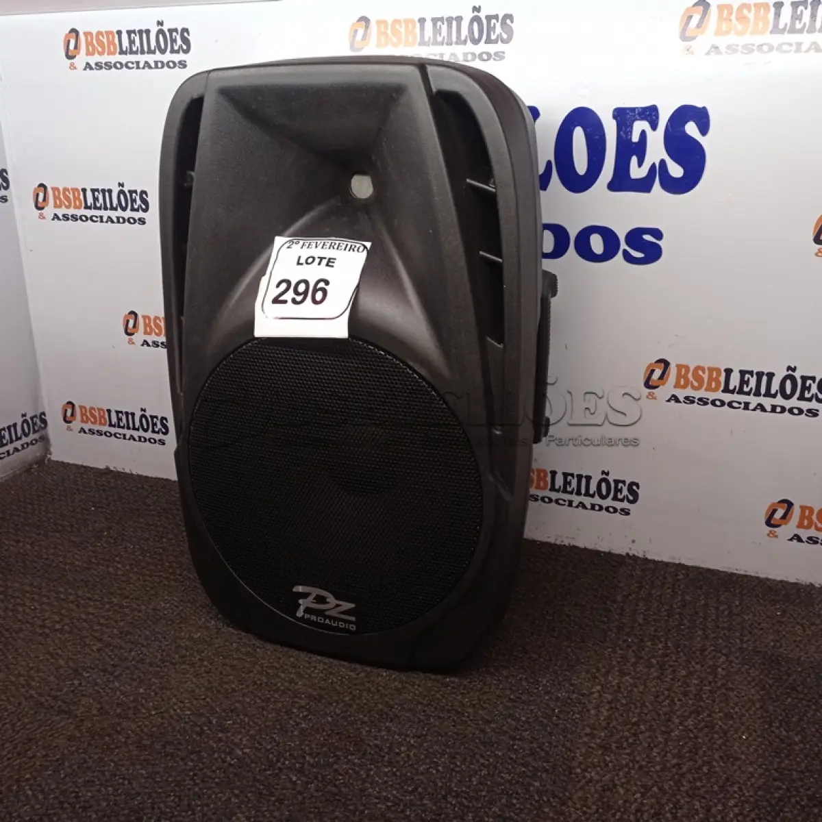 LOTE 296 - 01 CAIXA DE SOM MARCA PZ PRO ÁUDIO. (NO ESTADO) ATENÇÃO! FAZER A VISITAÇÃO ANTES DE ARREMATAR, NÃO SABEMOS SE FUNCIONA. LEILÃO NÃO TEM GARANTIA E NEM DEVOLUÇÃO, SUJEITO A POSSÍVEIS AVARIAS VISÍVEIS/OCULTAS E/OU AUSÊNCIA DE COMPONENTES.