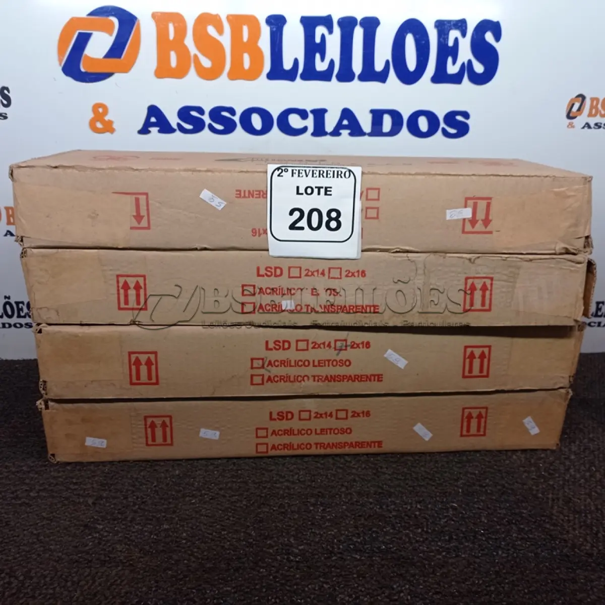 LOTE 208 - 04 LUMINÁRIAS DE EMBUTIR MARCA LUMILUZ. (NO ESTADO) ATENÇÃO! FAZER A VISITAÇÃO ANTES DE ARREMATAR, NÃO SABEMOS SE FUNCIONA. LEILÃO NÃO TEM GARANTIA E NEM DEVOLUÇÃO, SUJEITO A POSSÍVEIS AVARIAS VISÍVEIS/OCULTAS E/OU AUSÊNCIA DE COMPONENTES.