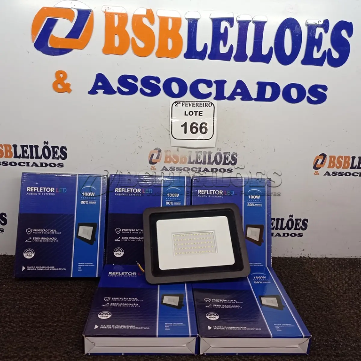 LOTE 166 - 05 REFLETORES DE LED AMBIENTE EXTERNO 100W CADA. (NOVO). (NO ESTADO) ATENÇÃO! FAZER A VISITAÇÃO ANTES DE ARREMATAR, NÃO SABEMOS SE FUNCIONA. LEILÃO NÃO TEM GARANTIA E NEM DEVOLUÇÃO, SUJEITO A POSSÍVEIS AVARIAS VISÍVEIS/OCULTAS E/OU AUSÊNCIA DE COMPONENTES.