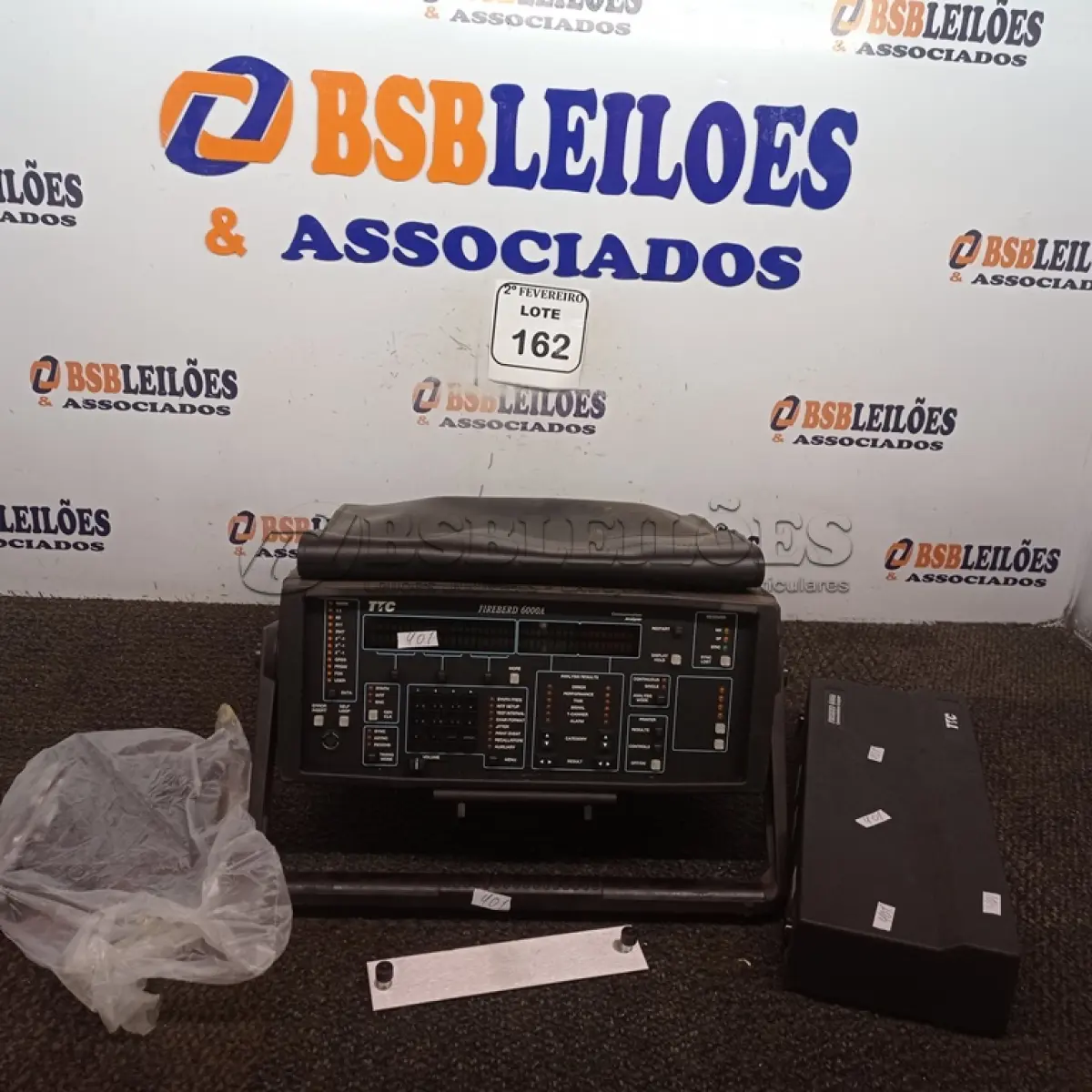 LOTE 162 - 01 APARELHO ANALISADOR DE COMUNICAÇÃO FIREBERD 6000.  (NO ESTADO) ATENÇÃO! FAZER A VISITAÇÃO ANTES DE ARREMATAR, NÃO SABEMOS SE FUNCIONA. LEILÃO NÃO TEM GARANTIA E NEM DEVOLUÇÃO, SUJEITO A POSSÍVEIS AVARIAS VISÍVEIS/OCULTAS E/OU AUSÊNCIA DE COMPONENTES.