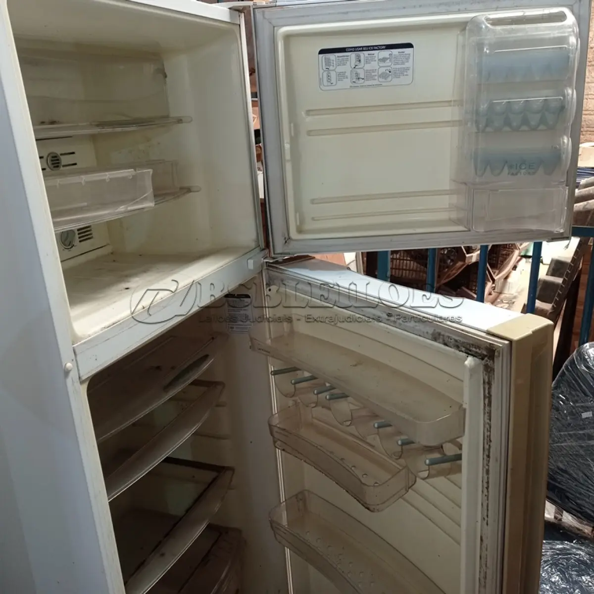LOTE 365 -  01 GELADEIRA DUPLEX FROST FRE 410 FRESH. (NO ESTADO) ATENÇÃO! FAZER A VISITAÇÃO ANTES DE ARREMATAR, NÃO SABEMOS SE FUNCIONA. LEILÃO NÃO TEM GARANTIA E NEM DEVOLUÇÃO, SUJEITO A POSSÍVEIS AVARIAS VISÍVEIS/OCULTAS E/OU AUSÊNCIA DE COMPONENTES.