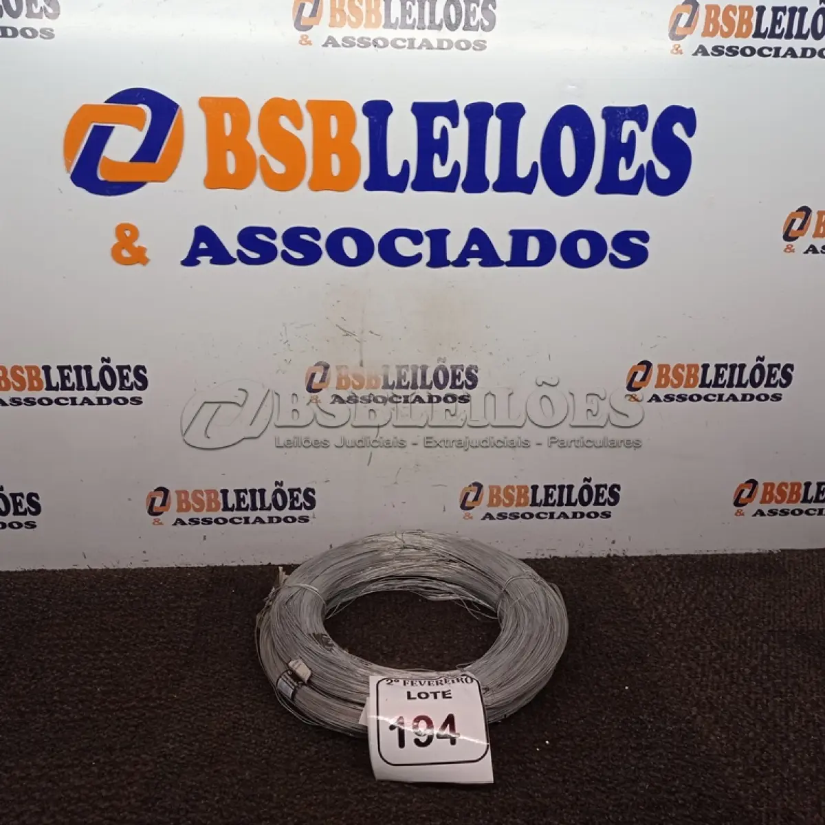 LOTE 194 - 10 KG DE ARAME ZINCADO MACIO BWG22-071MM. (NO ESTADO) ATENÇÃO! FAZER A VISITAÇÃO ANTES DE ARREMATAR, NÃO SABEMOS SE FUNCIONA. LEILÃO NÃO TEM GARANTIA E NEM DEVOLUÇÃO, SUJEITO A POSSÍVEIS AVARIAS VISÍVEIS/OCULTAS E/OU AUSÊNCIA DE COMPONENTES.