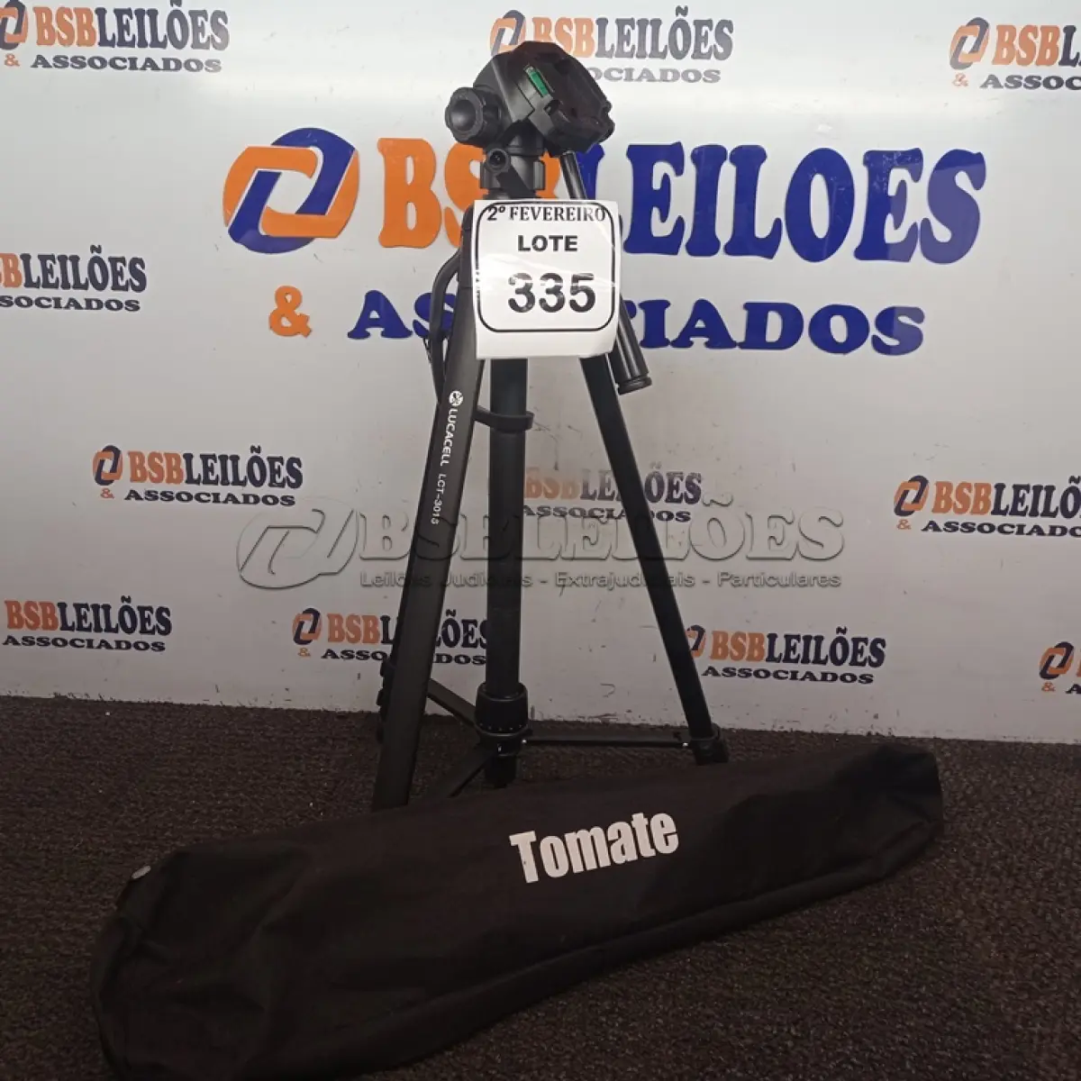 LOTE 335 - 01 TRIPÉ P/CÂMERA FOTOGRÁFICA MARCA TOMATE MODELO MTG-3016. (NO ESTADO) ATENÇÃO! FAZER A VISITAÇÃO ANTES DE ARREMATAR, NÃO SABEMOS SE FUNCIONA. LEILÃO NÃO TEM GARANTIA E NEM DEVOLUÇÃO, SUJEITO A POSSÍVEIS AVARIAS VISÍVEIS/OCULTAS E/OU AUSÊNCIA DE COMPONENTES.