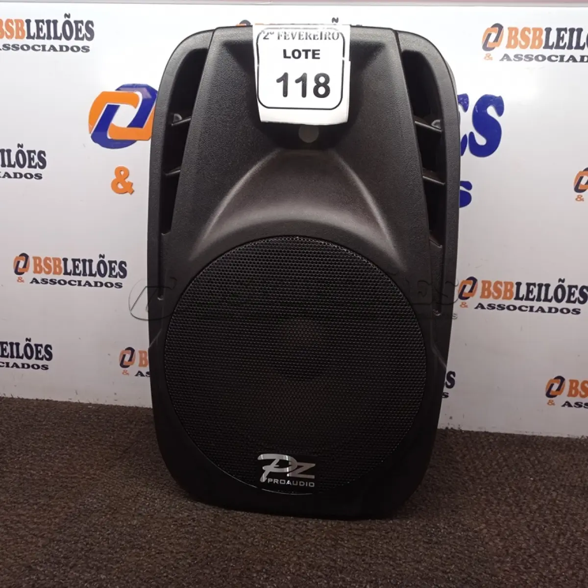 LOTE 118 - 01 CAIXA DE SOM PZPROPASSIVE PX-12. (NO ESTADO) ATENÇÃO! FAZER A VISITAÇÃO ANTES DE ARREMATAR, NÃO SABEMOS SE FUNCIONA. LEILÃO NÃO TEM GARANTIA E NEM DEVOLUÇÃO, SUJEITO A POSSÍVEIS AVARIAS VISÍVEIS/OCULTAS E/OU AUSÊNCIA DE COMPONENTES.