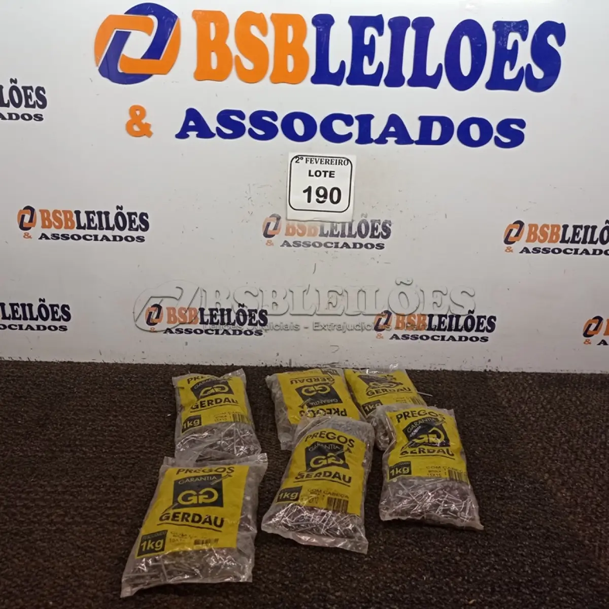 LOTE 190 - 06 KG DE PREGOS MARCA GERDAL BITOLA 15X15. (NOVO) (NO ESTADO) ATENÇÃO! FAZER A VISITAÇÃO ANTES DE ARREMATAR, NÃO SABEMOS SE FUNCIONA. LEILÃO NÃO TEM GARANTIA E NEM DEVOLUÇÃO, SUJEITO A POSSÍVEIS AVARIAS VISÍVEIS/OCULTAS E/OU AUSÊNCIA DE COMPONENTES.
