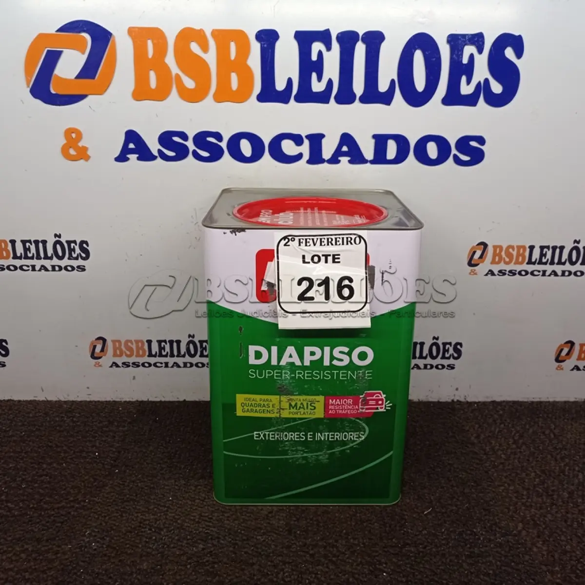 LOTE 216 - 01 LATA DE TINTA IQUINE DIA PISO NA COR PRETA18 L. (NO ESTADO) ATENÇÃO! FAZER A VISITAÇÃO ANTES DE ARREMATAR, NÃO SABEMOS SE FUNCIONA. LEILÃO NÃO TEM GARANTIA E NEM DEVOLUÇÃO, SUJEITO A POSSÍVEIS AVARIAS VISÍVEIS/OCULTAS E/OU AUSÊNCIA DE COMPONENTES.