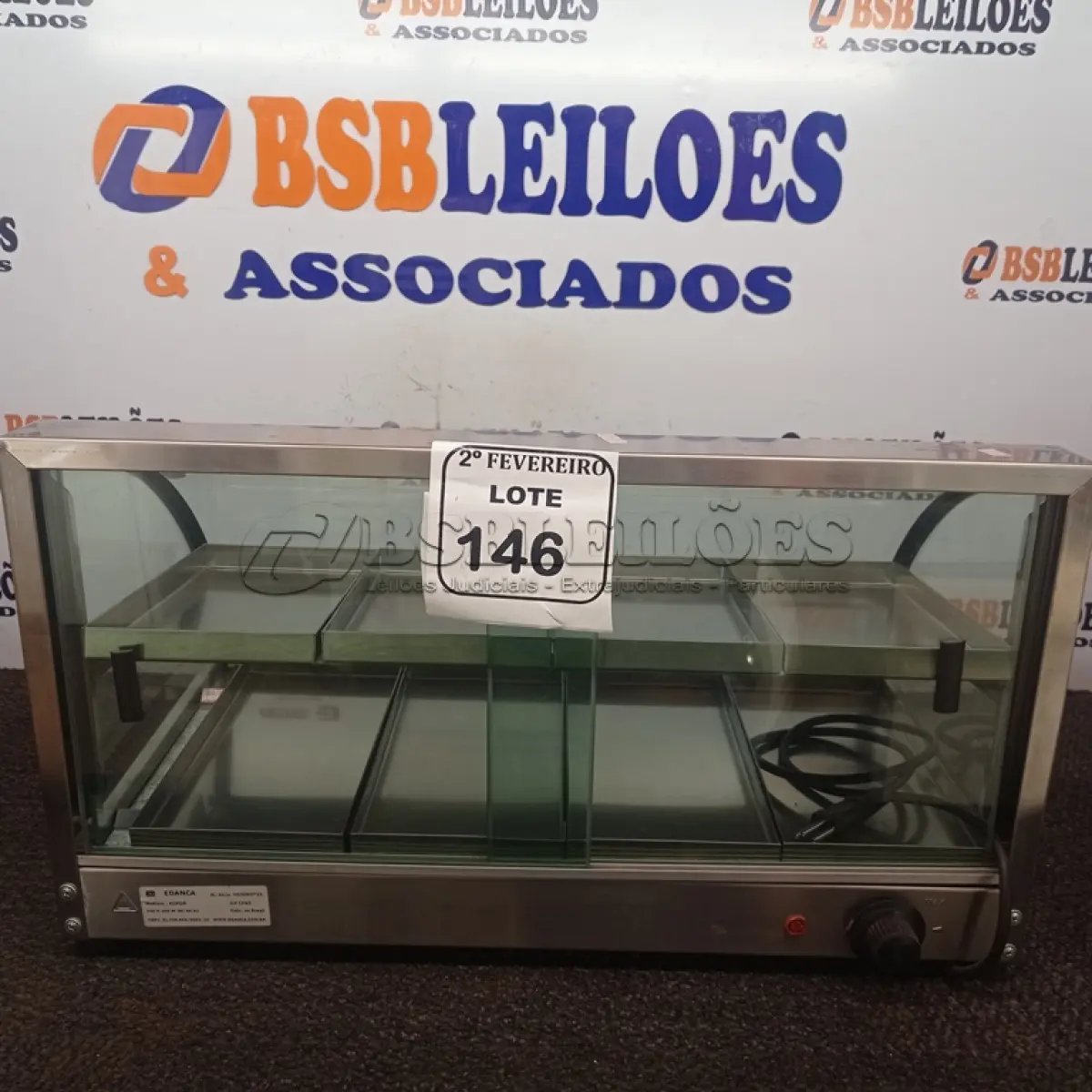 LOTE 146 - 01 ESTUFA PARA SALGADOS COM 08 BANDEJAS. (NO ESTADO) ATENÇÃO! FAZER A VISITAÇÃO ANTES DE ARREMATAR, NÃO SABEMOS SE FUNCIONA. LEILÃO NÃO TEM GARANTIA E NEM DEVOLUÇÃO, SUJEITO A POSSÍVEIS AVARIAS VISÍVEIS/OCULTAS E/OU AUSÊNCIA DE COMPONENTES.