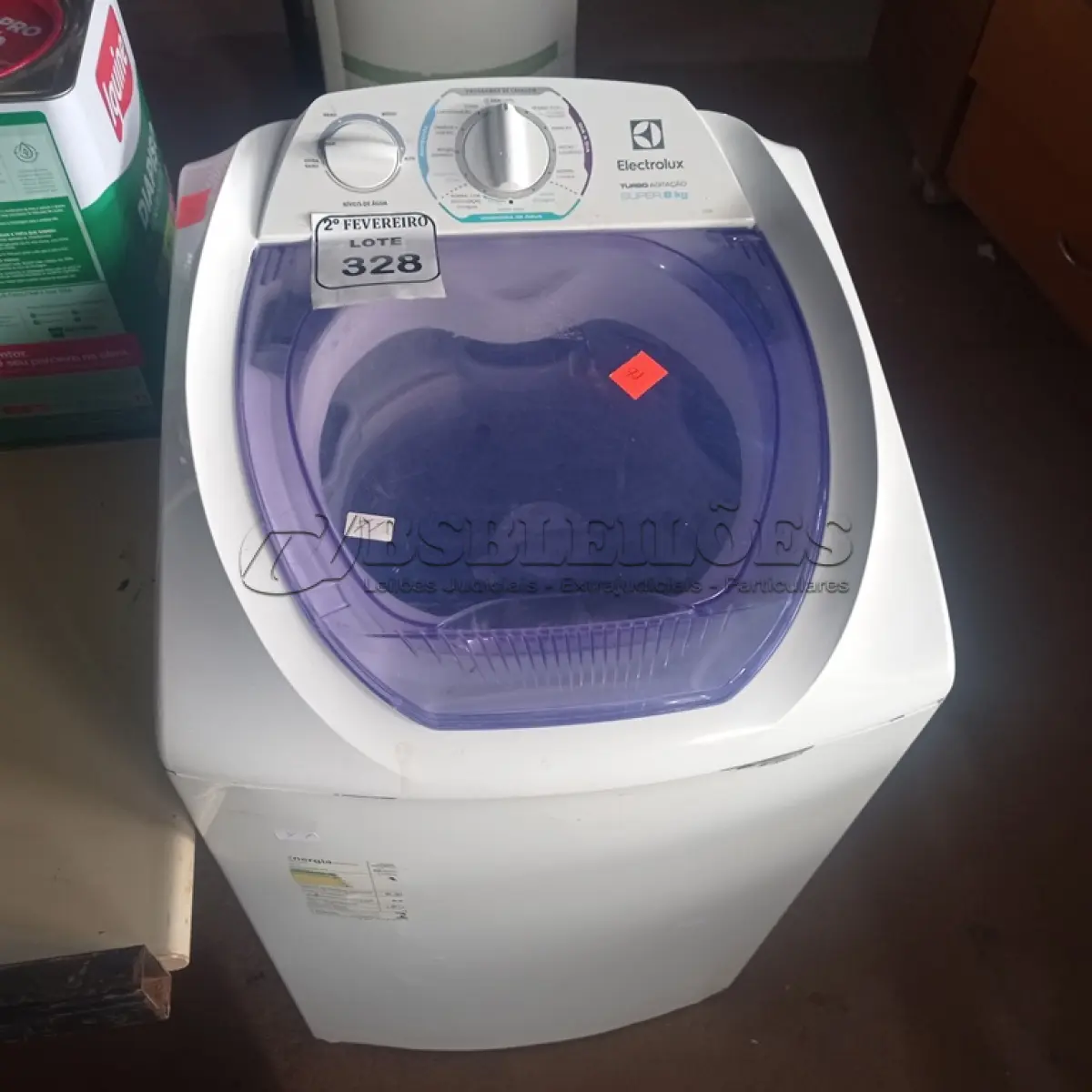 LOTE 328 - 01 MÁQUINA DE LAVAR ROUPAS ELECTROLUX 8 KG. (NO ESTADO) ATENÇÃO! FAZER A VISITAÇÃO ANTES DE ARREMATAR, NÃO SABEMOS SE FUNCIONA. LEILÃO NÃO TEM GARANTIA E NEM DEVOLUÇÃO, SUJEITO A POSSÍVEIS AVARIAS VISÍVEIS/OCULTAS E/OU AUSÊNCIA DE COMPONENTES.