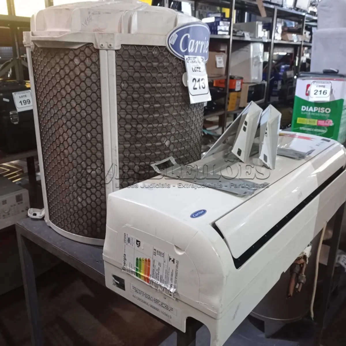 LOTE 213 -  01 AR CONDICIONADO SEM CONTROLE CARRIER 12.000BTUS (NO ESTADO) ATENÇÃO! FAZER A VISITAÇÃO ANTES DE ARREMATAR, NÃO SABEMOS SE FUNCIONA. LEILÃO NÃO TEM GARANTIA E NEM DEVOLUÇÃO, SUJEITO A POSSÍVEIS AVARIAS VISÍVEIS/OCULTAS E/OU AUSÊNCIA DE COMPONENTES.