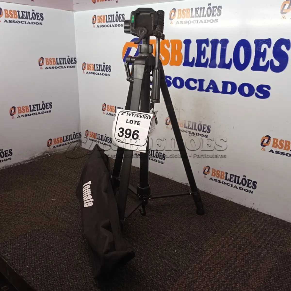LOTE 396 - 01 TRIPÉ P/CÂMERA FOTOGRÁFICA MARCA TOMATE MODELO MTG-3016. (NO ESTADO) ATENÇÃO! FAZER A VISITAÇÃO ANTES DE ARREMATAR, NÃO SABEMOS SE FUNCIONA. LEILÃO NÃO TEM GARANTIA E NEM DEVOLUÇÃO, SUJEITO A POSSÍVEIS AVARIAS VISÍVEIS/OCULTAS E/OU AUSÊNCIA DE COMPONENTES.