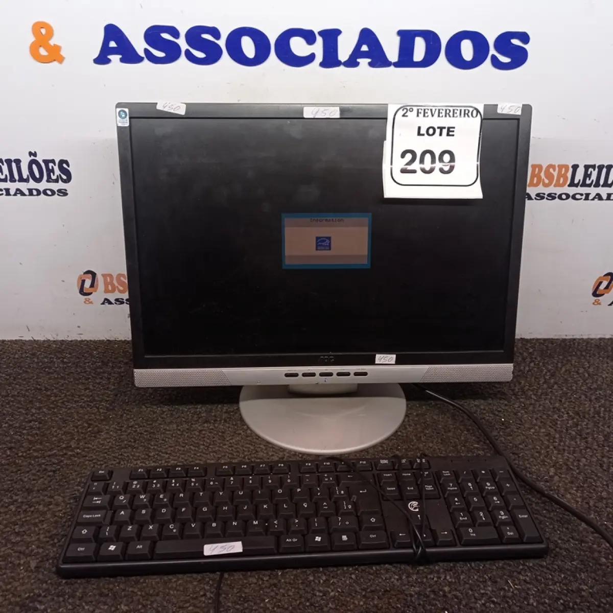 LOTE 209 -  01 MONITOR AOC COM TECLADO. (NO ESTADO) ATENÇÃO! FAZER A VISITAÇÃO ANTES DE ARREMATAR, NÃO SABEMOS SE FUNCIONA. LEILÃO NÃO TEM GARANTIA E NEM DEVOLUÇÃO, SUJEITO A POSSÍVEIS AVARIAS VISÍVEIS/OCULTAS E/OU AUSÊNCIA DE COMPONENTES.