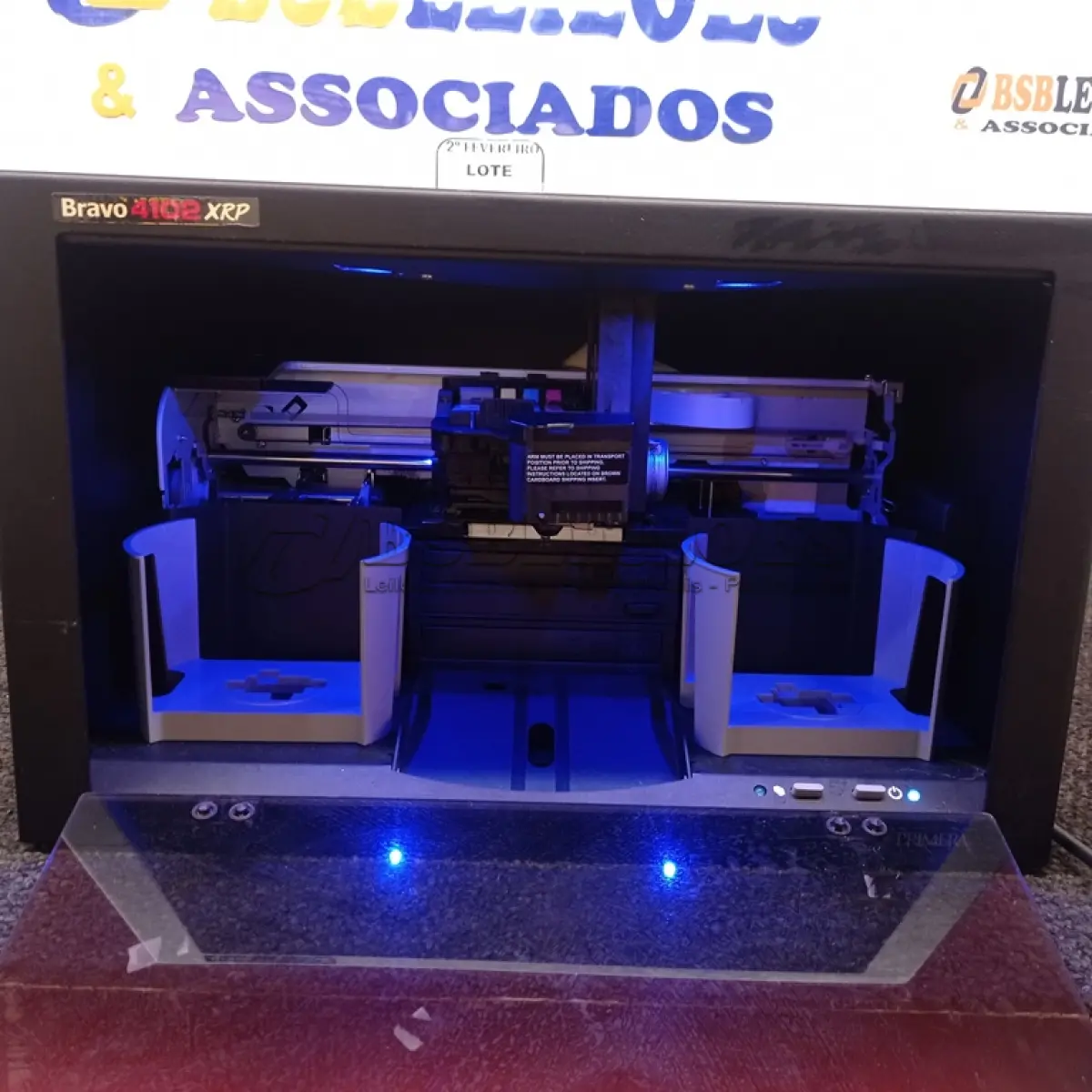 LOTE 239 -  01 IMPRESSORA A LASER PARA GRAVAÇÃO DE CDS. (NO ESTADO) ATENÇÃO! FAZER A VISITAÇÃO ANTES DE ARREMATAR, NÃO SABEMOS SE FUNCIONA. LEILÃO NÃO TEM GARANTIA E NEM DEVOLUÇÃO, SUJEITO A POSSÍVEIS AVARIAS VISÍVEIS/OCULTAS E/OU AUSÊNCIA DE COMPONENTES.