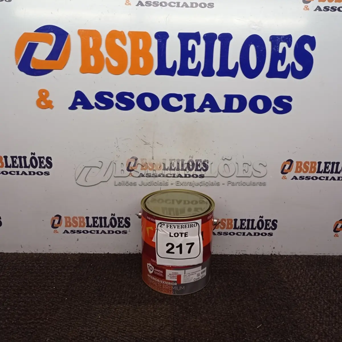 LOTE 217 - 01 LATA DE TINTA ESMALTE SINTÉTICO PARA MADEIRA E METAL 3,6L NA COR BRILHANTE VERMELHO MARCA SUVINIL (NOVO).  (NO ESTADO) ATENÇÃO! FAZER A VISITAÇÃO ANTES DE ARREMATAR, NÃO SABEMOS SE FUNCIONA. LEILÃO NÃO TEM GARANTIA E NEM DEVOLUÇÃO, SUJEITO A POSSÍVEIS AVARIAS VISÍVEIS/OCULTAS E/OU AUSÊNCIA DE COMPONENTES.