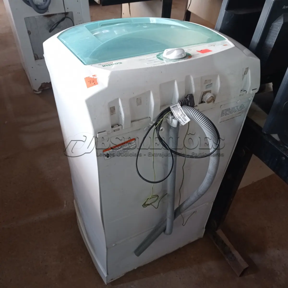 LOTE 253 - 01 MÁQUINA DE LAVAR ROUPAS MARCA CONSUL 6KG. 127VOLTS. (NO ESTADO) ATENÇÃO! FAZER A VISITAÇÃO ANTES DE ARREMATAR, NÃO SABEMOS SE FUNCIONA. LEILÃO NÃO TEM GARANTIA E NEM DEVOLUÇÃO, SUJEITO A POSSÍVEIS AVARIAS VISÍVEIS/OCULTAS E/OU AUSÊNCIA DE COMPONENTES.
