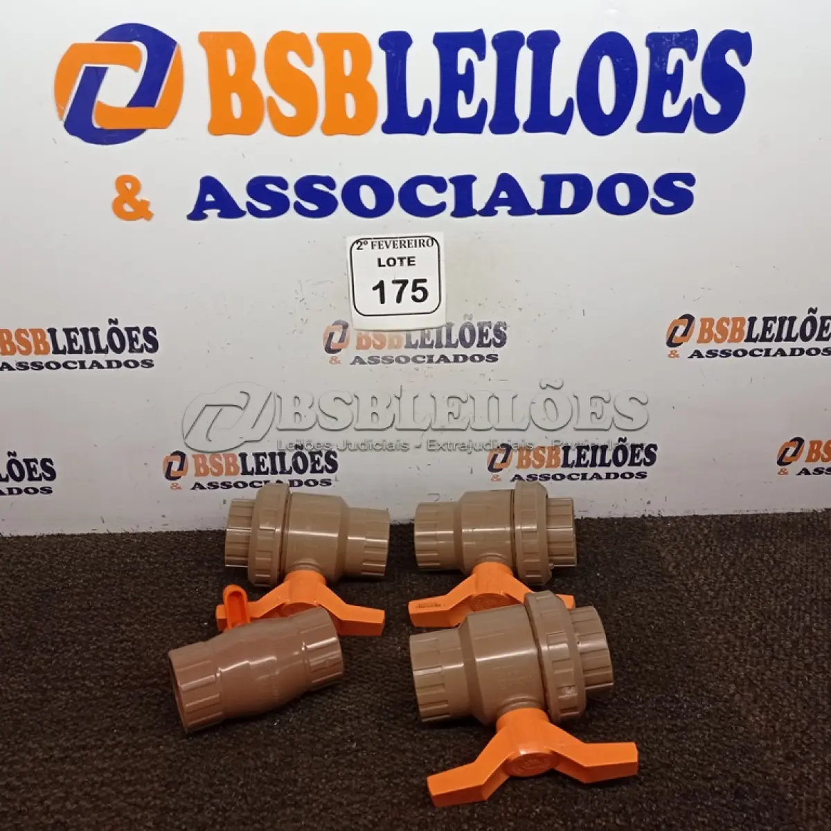 LOTE 175 - 04 REGISTROS ESFERA MARCA TIGRE. (NOVO) (NO ESTADO) ATENÇÃO! FAZER A VISITAÇÃO ANTES DE ARREMATAR, NÃO SABEMOS SE FUNCIONA. LEILÃO NÃO TEM GARANTIA E NEM DEVOLUÇÃO, SUJEITO A POSSÍVEIS AVARIAS VISÍVEIS/OCULTAS E/OU AUSÊNCIA DE COMPONENTES.