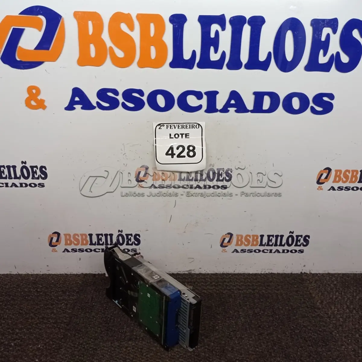 LOTE 428 - 03 HD’S PARA SERVIDOR. (NO ESTADO) ATENÇÃO! FAZER A VISITAÇÃO ANTES DE ARREMATAR, NÃO SABEMOS SE FUNCIONA. LEILÃO NÃO TEM GARANTIA E NEM DEVOLUÇÃO, SUJEITO A POSSÍVEIS AVARIAS VISÍVEIS/OCULTAS E/OU AUSÊNCIA DE COMPONENTES.