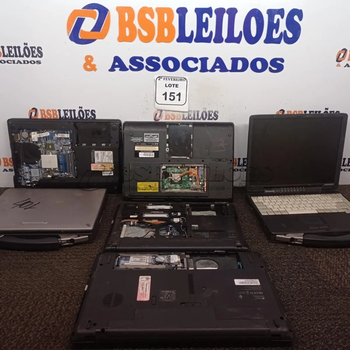 LOTE 151 - 06 NETBOOK’S PARA RETIRADA DE PEÇAS MARCAS E MODELOS DIVERSOS. (NO ESTADO) ATENÇÃO! FAZER A VISITAÇÃO ANTES DE ARREMATAR, NÃO SABEMOS SE FUNCIONA. LEILÃO NÃO TEM GARANTIA E NEM DEVOLUÇÃO, SUJEITO A POSSÍVEIS AVARIAS VISÍVEIS/OCULTAS E/OU AUSÊNCIA DE COMPONENTES.