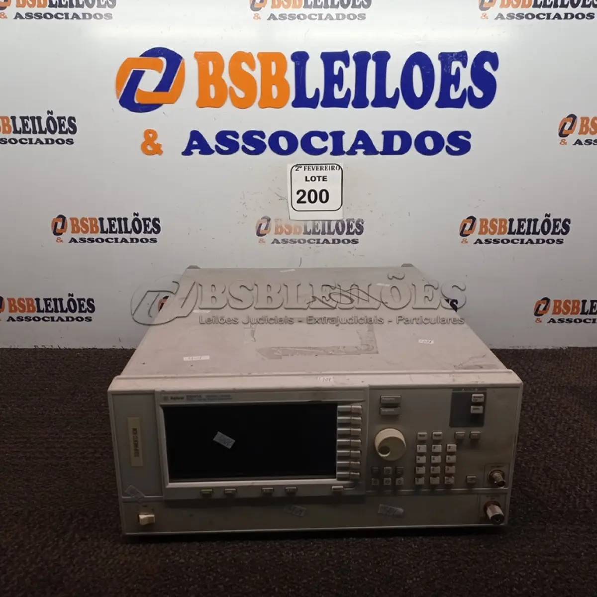 LOTE 200 - 01 GERADOR DE SINAL ANALÓGICO DE MICRO ONDAS KEYSIGHT/AGILENT. (NO ESTADO) ATENÇÃO! FAZER A VISITAÇÃO ANTES DE ARREMATAR, NÃO SABEMOS SE FUNCIONA. LEILÃO NÃO TEM GARANTIA E NEM DEVOLUÇÃO, SUJEITO A POSSÍVEIS AVARIAS VISÍVEIS/OCULTAS E/OU AUSÊNCIA DE COMPONENTES.