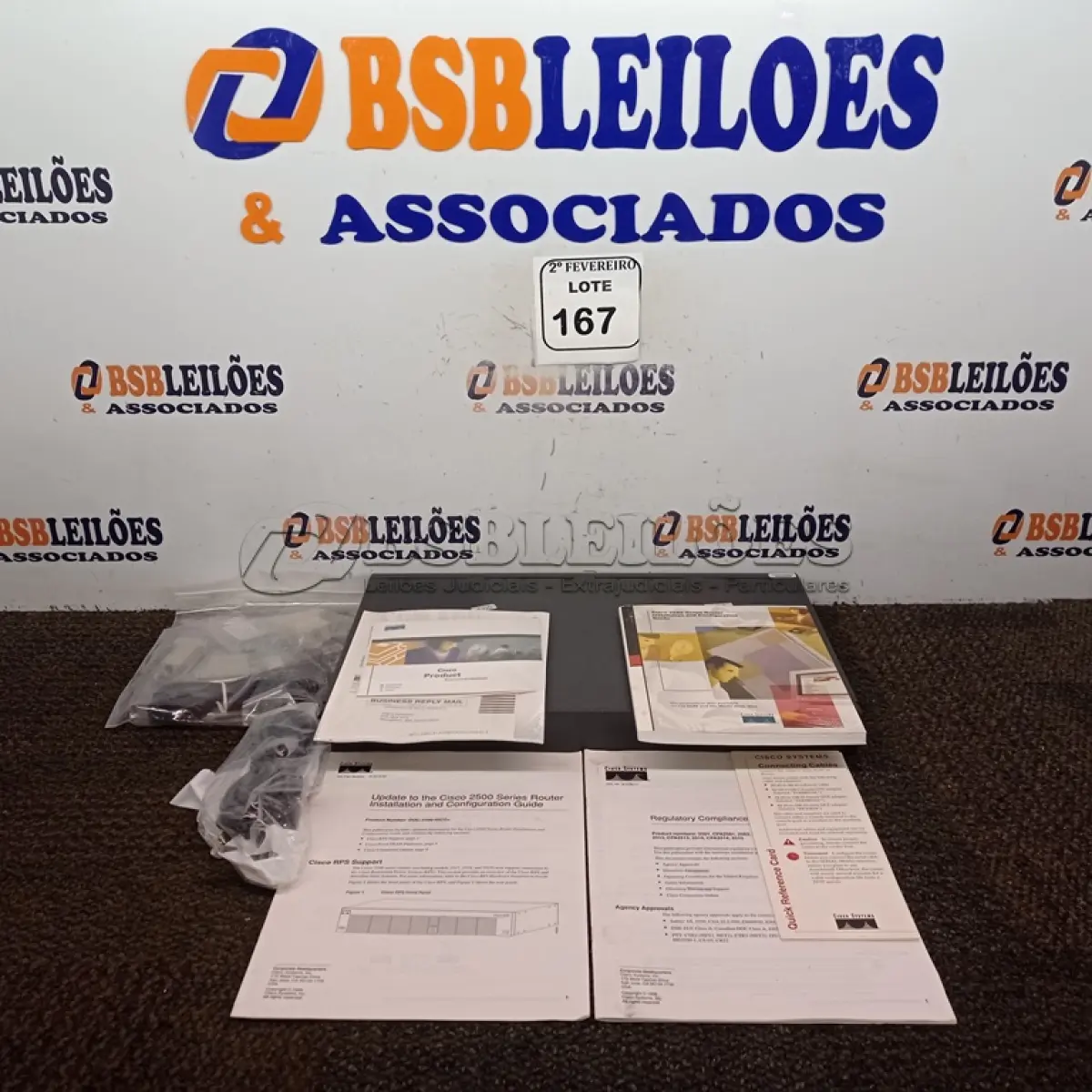 LOTE 167 - 01 CISCO 2500 SERIES ROUTER. (NO ESTADO) ATENÇÃO! FAZER A VISITAÇÃO ANTES DE ARREMATAR, NÃO SABEMOS SE FUNCIONA. LEILÃO NÃO TEM GARANTIA E NEM DEVOLUÇÃO, SUJEITO A POSSÍVEIS AVARIAS VISÍVEIS/OCULTAS E/OU AUSÊNCIA DE COMPONENTES.