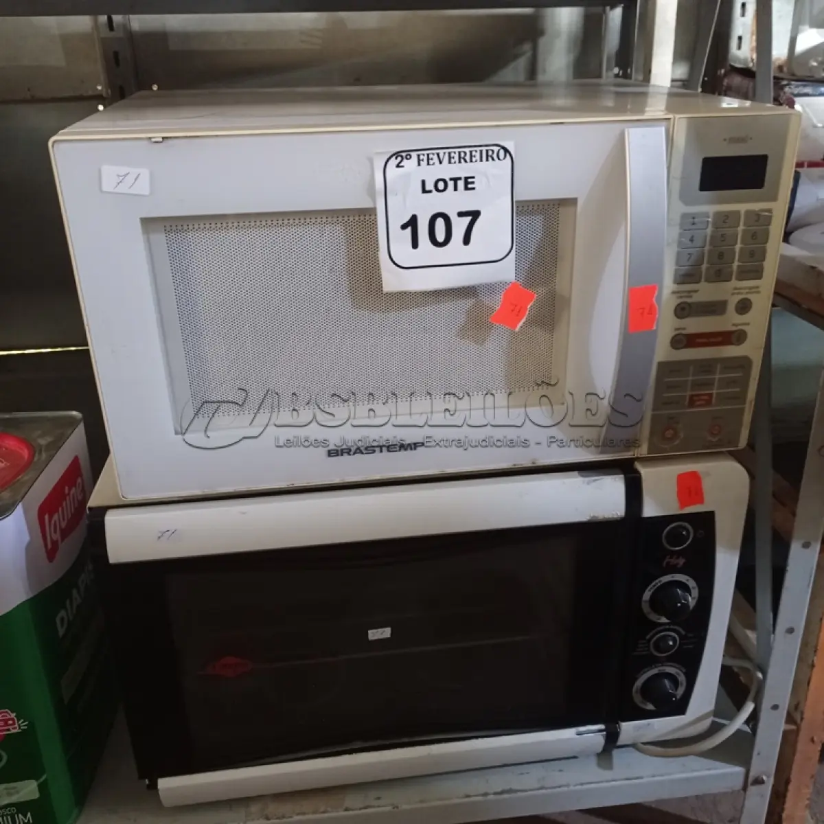 LOTE 107 - 01 MICRO-ONDAS COM PRATO MARCA BRASTEMP E 01 FORNO ELÉTRICO. (NO ESTADO) ATENÇÃO! FAZER A VISITAÇÃO ANTES DE ARREMATAR, NÃO SABEMOS SE FUNCIONA. LEILÃO NÃO TEM GARANTIA E NEM DEVOLUÇÃO, SUJEITO A POSSÍVEIS AVARIAS VISÍVEIS/OCULTAS E/OU AUSÊNCIA DE COMPONENTES.