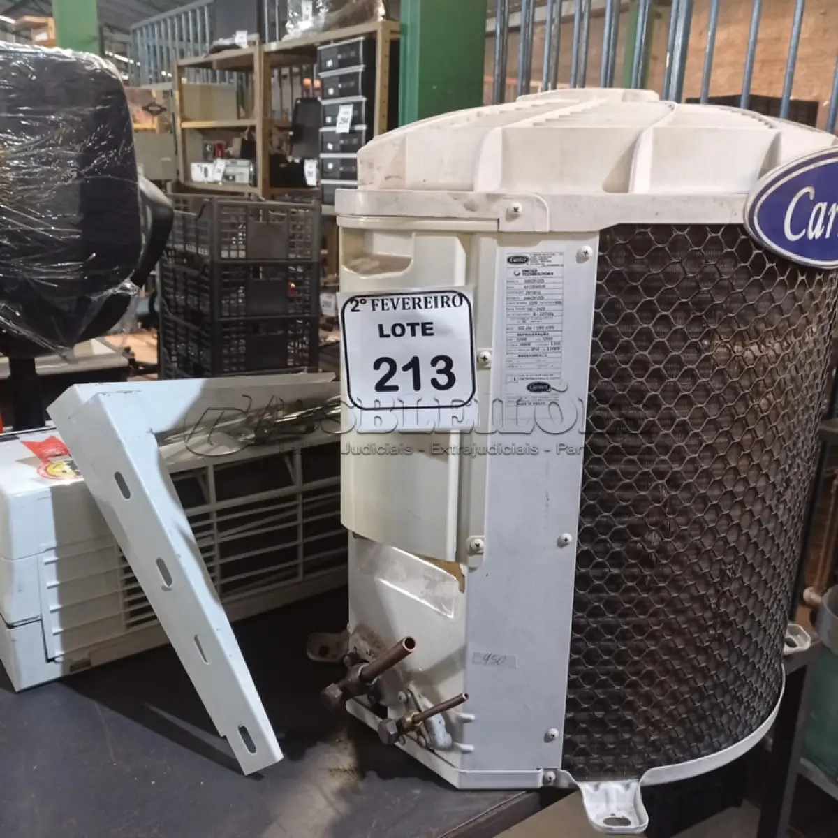 LOTE 213 -  01 AR CONDICIONADO SEM CONTROLE CARRIER 12.000BTUS (NO ESTADO) ATENÇÃO! FAZER A VISITAÇÃO ANTES DE ARREMATAR, NÃO SABEMOS SE FUNCIONA. LEILÃO NÃO TEM GARANTIA E NEM DEVOLUÇÃO, SUJEITO A POSSÍVEIS AVARIAS VISÍVEIS/OCULTAS E/OU AUSÊNCIA DE COMPONENTES.