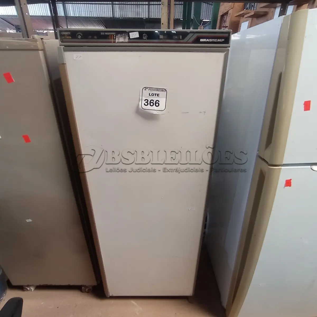LOTE 366 -  01 FREEZER VERTICAL BRASTEMP FROST FREE 310. (NO ESTADO) ATENÇÃO! FAZER A VISITAÇÃO ANTES DE ARREMATAR, NÃO SABEMOS SE FUNCIONA. LEILÃO NÃO TEM GARANTIA E NEM DEVOLUÇÃO, SUJEITO A POSSÍVEIS AVARIAS VISÍVEIS/OCULTAS E/OU AUSÊNCIA DE COMPONENTES.