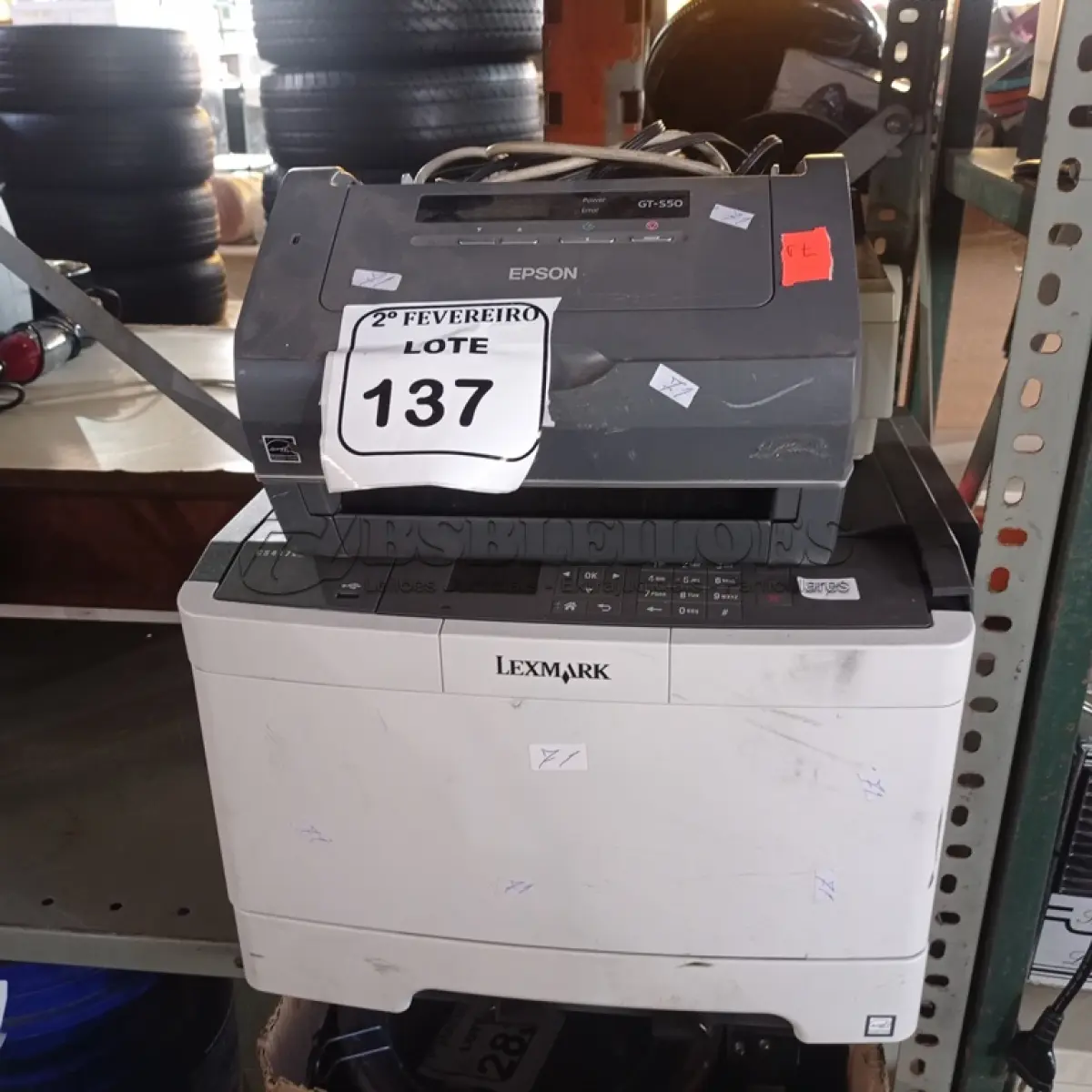 LOTE 137 - 02 IMPRESSORAS SENDO 01 LEXMARK E 01 LX 300 MARCAS EPSON E 01 SCANNER.  (NO ESTADO) ATENÇÃO! FAZER A VISITAÇÃO ANTES DE ARREMATAR, NÃO SABEMOS SE FUNCIONA. LEILÃO NÃO TEM GARANTIA E NEM DEVOLUÇÃO, SUJEITO A POSSÍVEIS AVARIAS VISÍVEIS/OCULTAS E/OU AUSÊNCIA DE COMPONENTES.