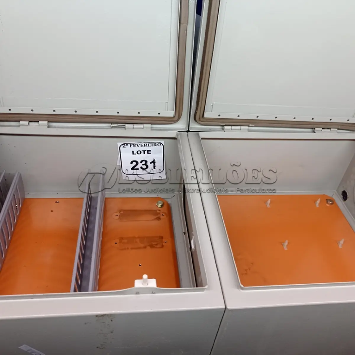 LOTE 231 - 02 QUADROS ELÉTRICOS.  (NO ESTADO) ATENÇÃO! FAZER A VISITAÇÃO ANTES DE ARREMATAR, NÃO SABEMOS SE FUNCIONA. LEILÃO NÃO TEM GARANTIA E NEM DEVOLUÇÃO, SUJEITO A POSSÍVEIS AVARIAS VISÍVEIS/OCULTAS E/OU AUSÊNCIA DE COMPONENTES.