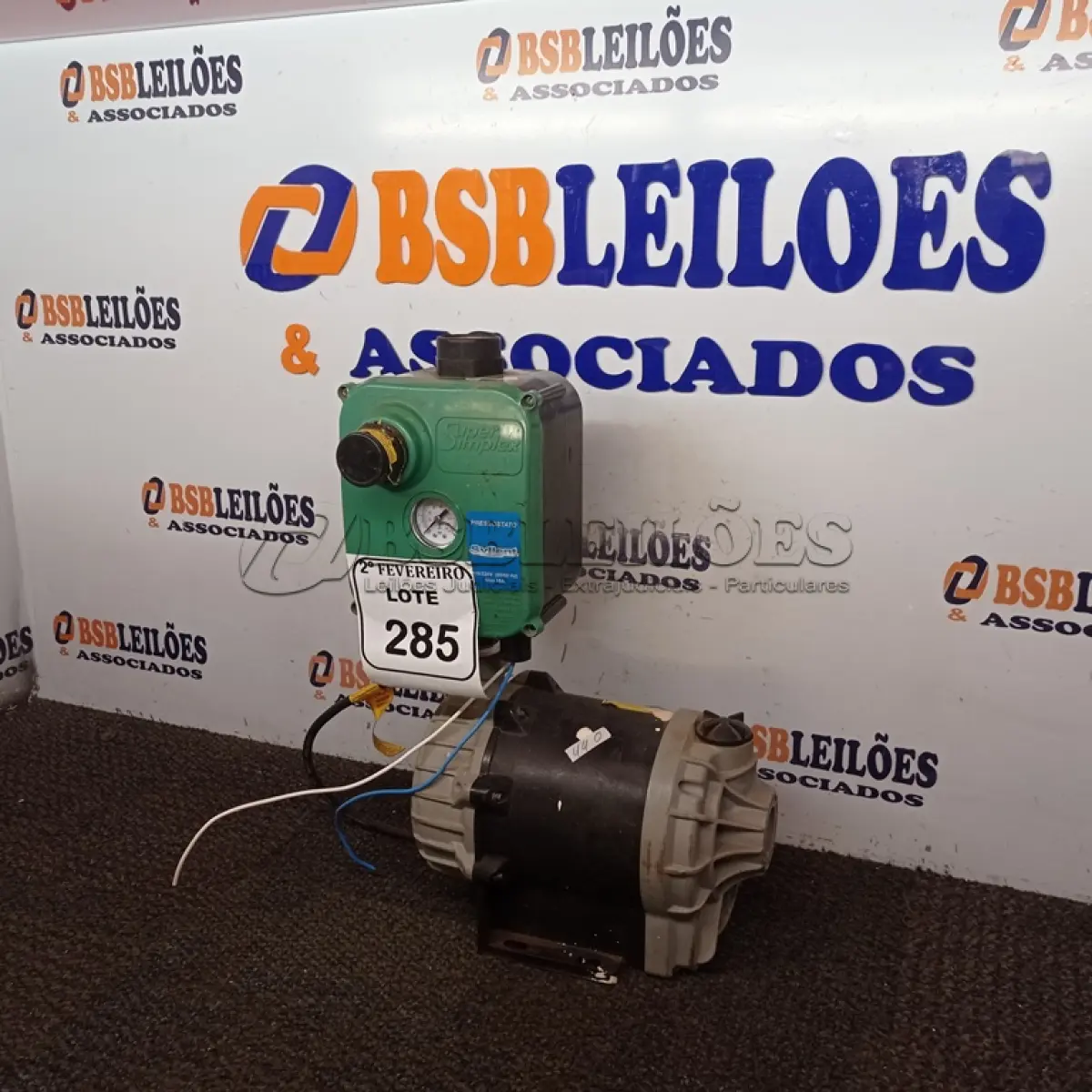 LOTE 285 -   01 BOMBA PRESSURIZADORA MARCA SYLLENTE. (NO ESTADO) ATENÇÃO! FAZER A VISITAÇÃO ANTES DE ARREMATAR, NÃO SABEMOS SE FUNCIONA. LEILÃO NÃO TEM GARANTIA E NEM DEVOLUÇÃO, SUJEITO A POSSÍVEIS AVARIAS VISÍVEIS/OCULTAS E/OU AUSÊNCIA DE COMPONENTES.