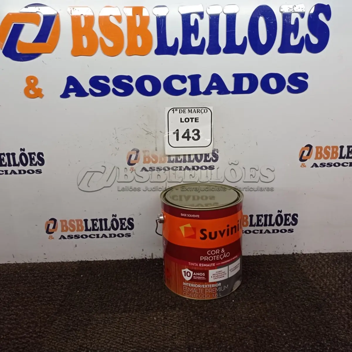 LOTE 143 - 01 LATA DE TINTA ESMALTE PARA MADEIRAS E METAIS NA COR BRILHANTE PLATINA DE 3,6L MARCA SUVINIL. (NOVO) (NO ESTADO) ATENÇÃO! FAZER A VISITAÇÃO ANTES DE ARREMATAR, NÃO SABEMOS SE FUNCIONA. LEILÃO NÃO TEM GARANTIA E NEM DEVOLUÇÃO, SUJEITO A POSSÍVEIS AVARIAS VISÍVEIS/OCULTAS E/OU AUSÊNCIA DE COMPONENTES.