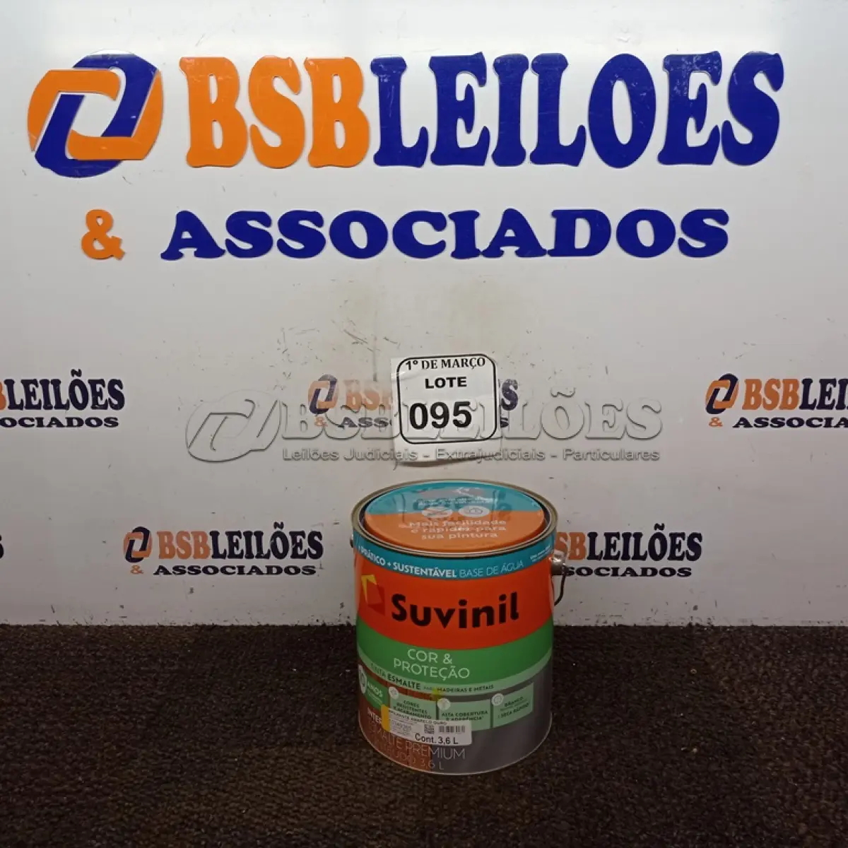 LOTE 095 - 01 LATA DE TINTA ESMALTE PARA MADEIRAS E METAIS NA COR BRILHANTE AMARELO OURO DE 3,6L MARCA SUVINIL. (NOVO) (NO ESTADO) ATENÇÃO! FAZER A VISITAÇÃO ANTES DE ARREMATAR, NÃO SABEMOS SE FUNCIONA. LEILÃO NÃO TEM GARANTIA E NEM DEVOLUÇÃO, SUJEITO A POSSÍVEIS AVARIAS VISÍVEIS/OCULTAS E/OU AUSÊNCIA DE COMPONENTES.