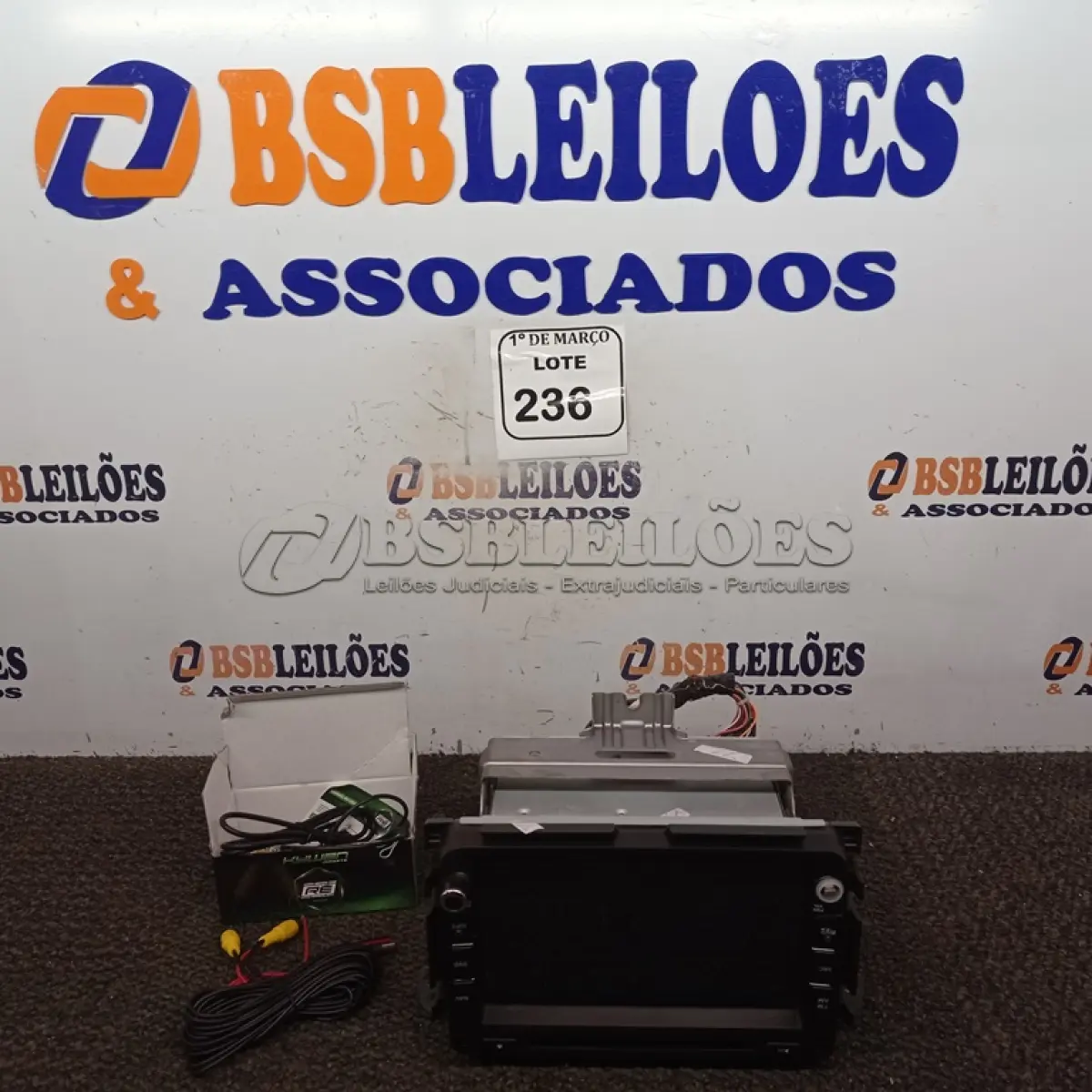 LOTE 236 - 01 CENTRAL MULTIMÍDIA WINGS PLAY 2. (NO ESTADO) ATENÇÃO! FAZER A VISITAÇÃO ANTES DE ARREMATAR, NÃO SABEMOS SE FUNCIONA. LEILÃO NÃO TEM GARANTIA E NEM DEVOLUÇÃO, SUJEITO A POSSÍVEIS AVARIAS VISÍVEIS/OCULTAS E/OU AUSÊNCIA DE COMPONENTES.