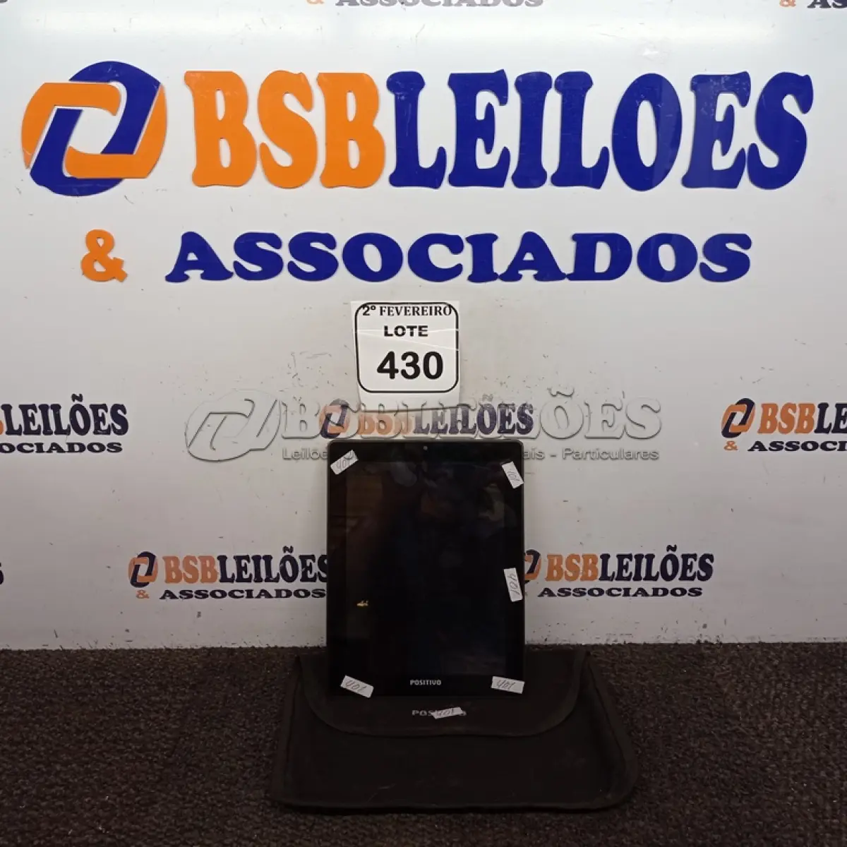 LOTE 430 - 01 TABLET POSITIVO. (NO ESTADO) ATENÇÃO! FAZER A VISITAÇÃO ANTES DE ARREMATAR, NÃO SABEMOS SE FUNCIONA. LEILÃO NÃO TEM GARANTIA E NEM DEVOLUÇÃO, SUJEITO A POSSÍVEIS AVARIAS VISÍVEIS/OCULTAS E/OU AUSÊNCIA DE COMPONENTES.