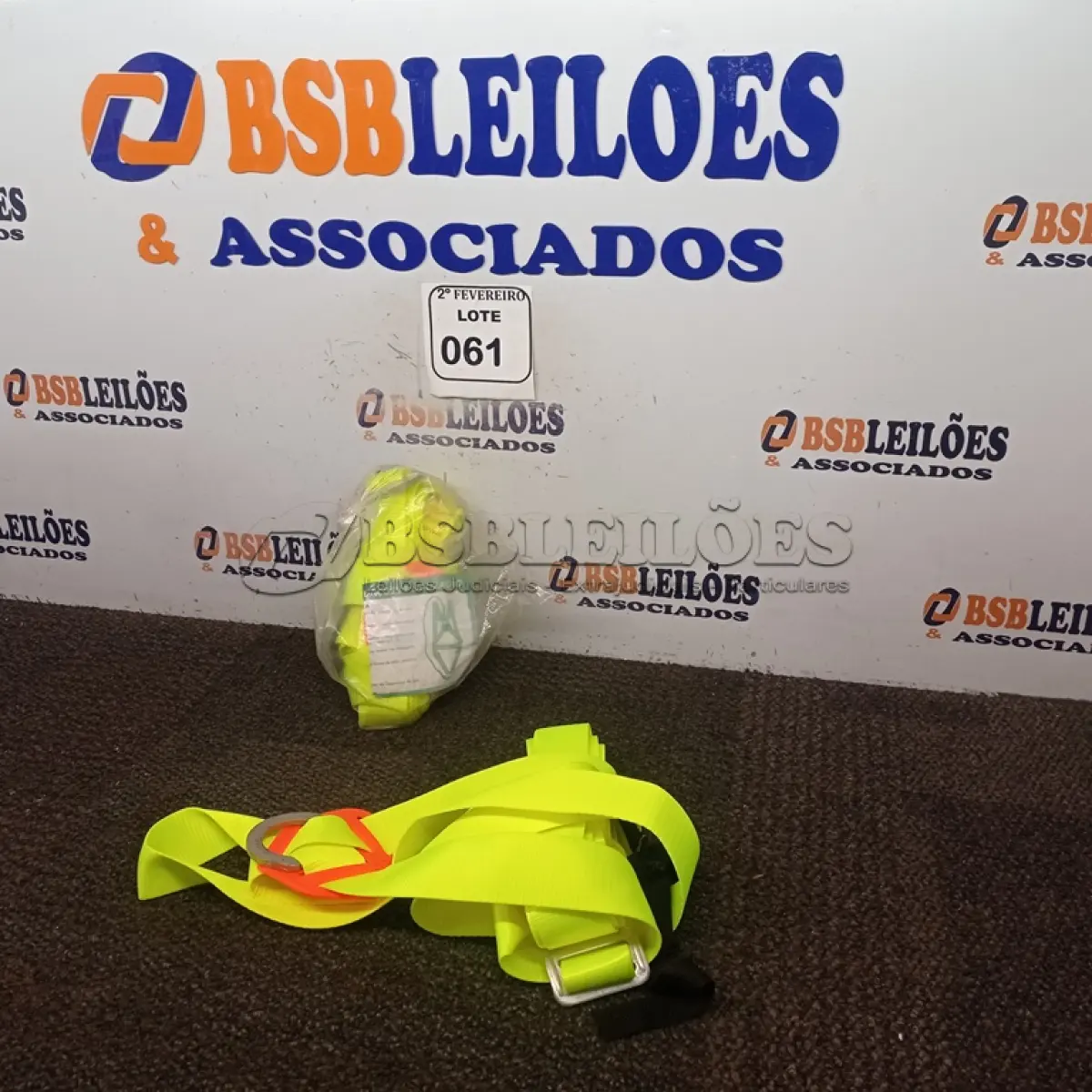 LOTE 061 - 02 CINTAS PARA PARAQUEDISTA/ALPINISTA. (NOVO) (NO ESTADO) ATENÇÃO! FAZER A VISITAÇÃO ANTES DE ARREMATAR, NÃO SABEMOS SE FUNCIONA. LEILÃO NÃO TEM GARANTIA E NEM DEVOLUÇÃO, SUJEITO A POSSÍVEIS AVARIAS VISÍVEIS/OCULTAS E/OU AUSÊNCIA DE COMPONENTES.
