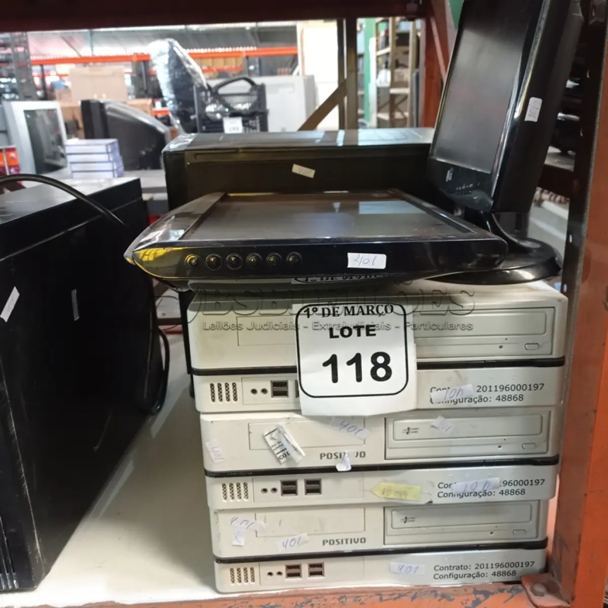 LOTE 118 - 04 CPU’S, SENDO 03 POSITIVO E 02 MONITORES LCD PARA RETIRADA DE PEÇAS. (NO ESTADO) ATENÇÃO! FAZER A VISITAÇÃO ANTES DE ARREMATAR, NÃO SABEMOS SE FUNCIONA. LEILÃO NÃO TEM GARANTIA E NEM DEVOLUÇÃO, SUJEITO A POSSÍVEIS AVARIAS VISÍVEIS/OCULTAS E/OU AUSÊNCIA DE COMPONENTES.