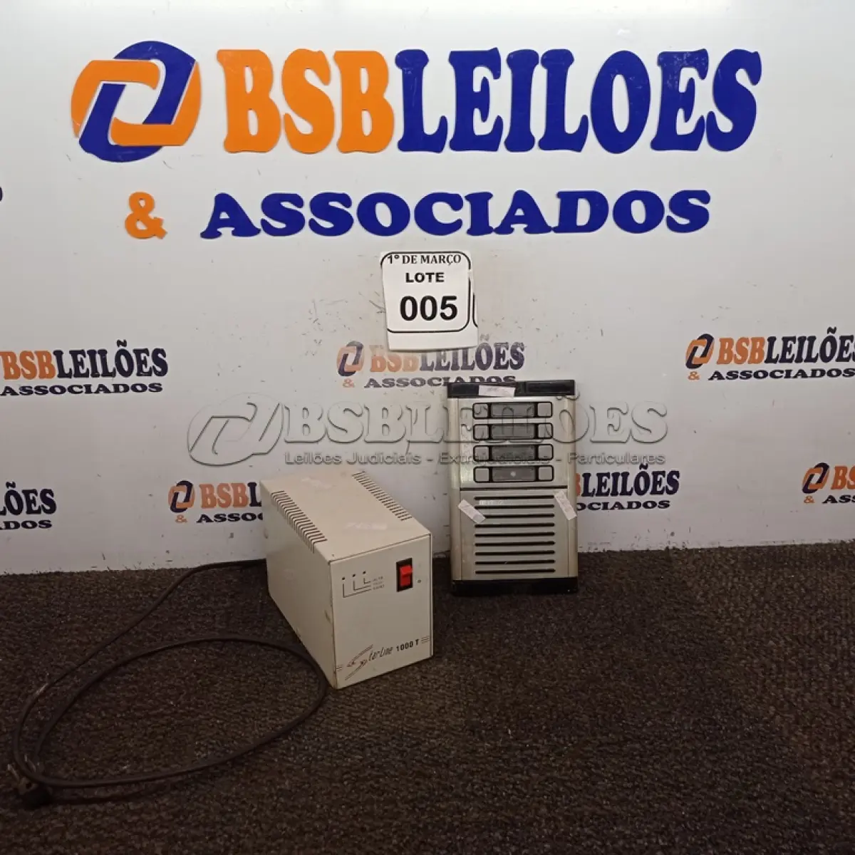 LOTE 005 - 01 INTERFONE PARA CONDOMÍNIO COM 08 CANAIS HDL E 01 FONTE PARA COMPUTADOR STAR LINE. (NO ESTADO) ATENÇÃO! FAZER A VISITAÇÃO ANTES DE ARREMATAR, NÃO SABEMOS SE FUNCIONA. LEILÃO NÃO TEM GARANTIA E NEM DEVOLUÇÃO, SUJEITO A POSSÍVEIS AVARIAS VISÍVEIS/OCULTAS E/OU AUSÊNCIA DE COMPONENTES.