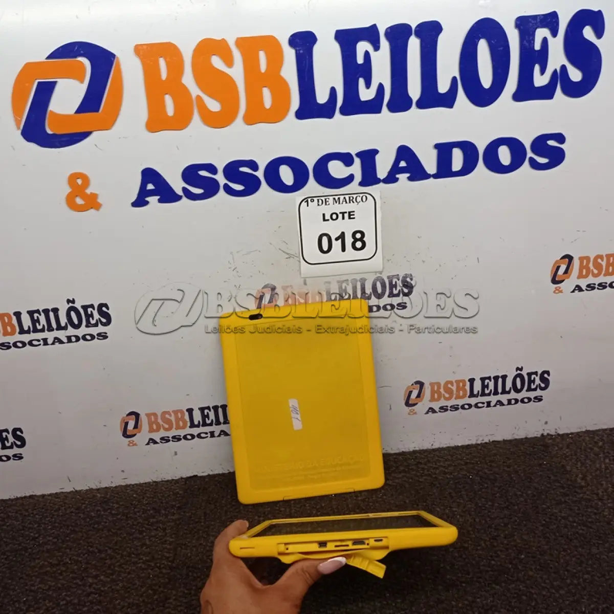 LOTE 018 - 02 TABLET’S SEM CARREGADOR MARCA POSITIVO. (NO ESTADO) ATENÇÃO! FAZER A VISITAÇÃO ANTES DE ARREMATAR, NÃO SABEMOS SE FUNCIONA. LEILÃO NÃO TEM GARANTIA E NEM DEVOLUÇÃO, SUJEITO A POSSÍVEIS AVARIAS VISÍVEIS/OCULTAS E/OU AUSÊNCIA DE COMPONENTES.