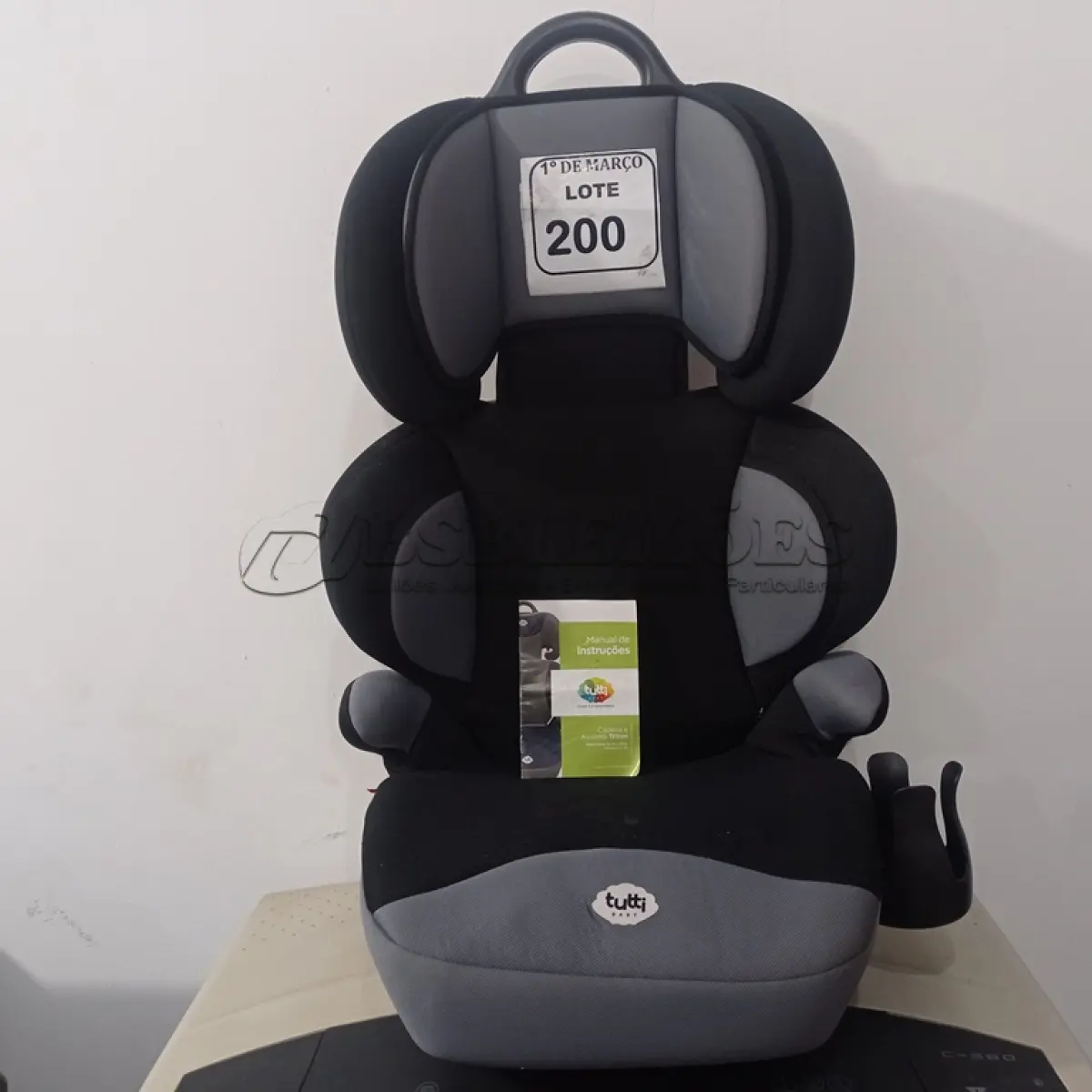 LOTE 200 - 01 CADEIRA DE BEBÊ PARA CARRO MARCA TUTTY BABY. (NO ESTADO) ATENÇÃO! FAZER A VISITAÇÃO ANTES DE ARREMATAR, NÃO SABEMOS SE FUNCIONA. LEILÃO NÃO TEM GARANTIA E NEM DEVOLUÇÃO, SUJEITO A POSSÍVEIS AVARIAS VISÍVEIS/OCULTAS E/OU AUSÊNCIA DE COMPONENTES.