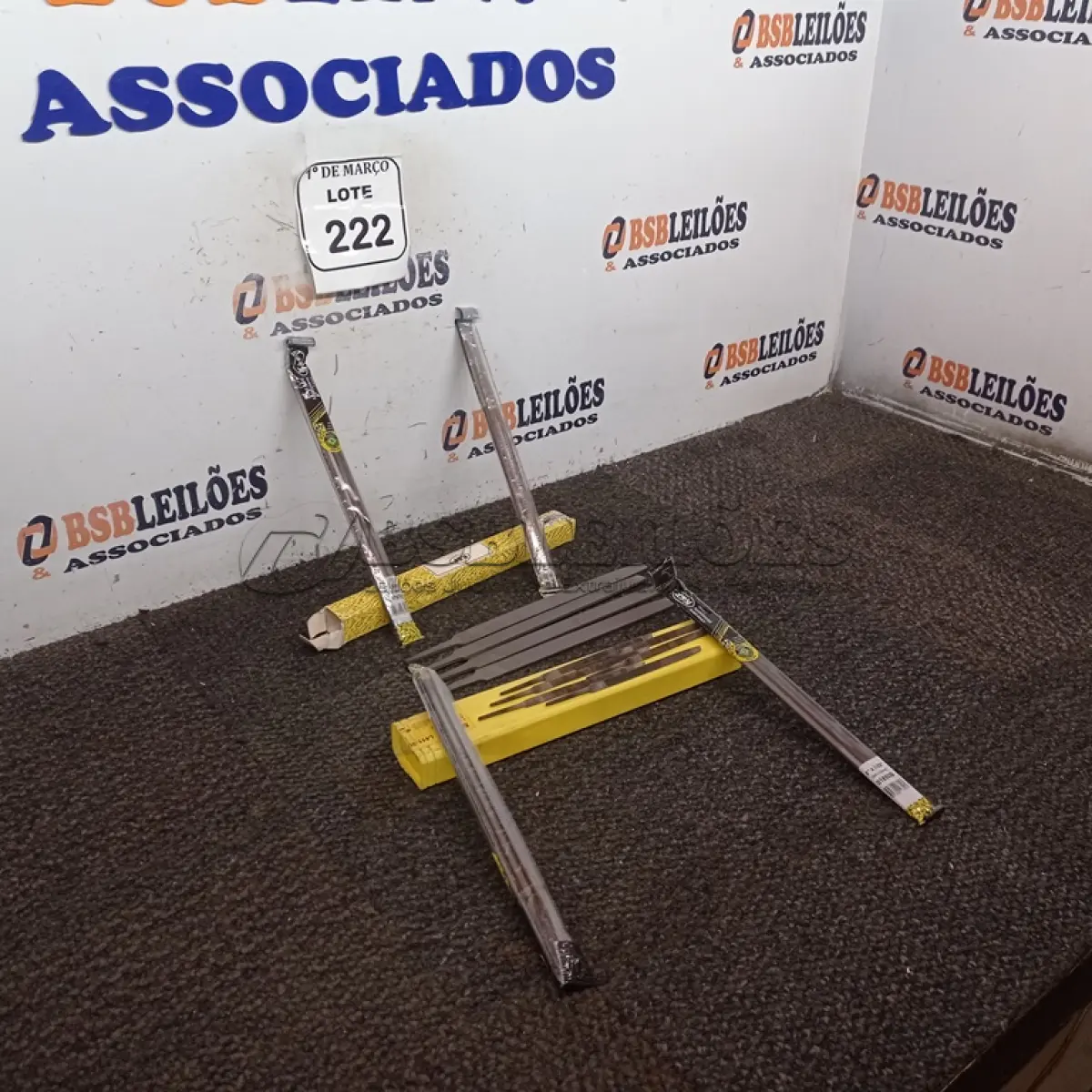 LOTE 222 - 06 LIMAS TRIANGULAR PARA SERROTE, 04 LIMAS CHATAS, 06 LIMAS PARA MOTOSSERRA DE 3/16’ E 06 LIMAS PARA MOTOSSERRA DE 7/32.  (NO ESTADO) ATENÇÃO! FAZER A VISITAÇÃO ANTES DE ARREMATAR, NÃO SABEMOS SE FUNCIONA. LEILÃO NÃO TEM GARANTIA E NEM DEVOLUÇÃO, SUJEITO A POSSÍVEIS AVARIAS VISÍVEIS/OCULTAS E/OU AUSÊNCIA DE COMPONENTES.