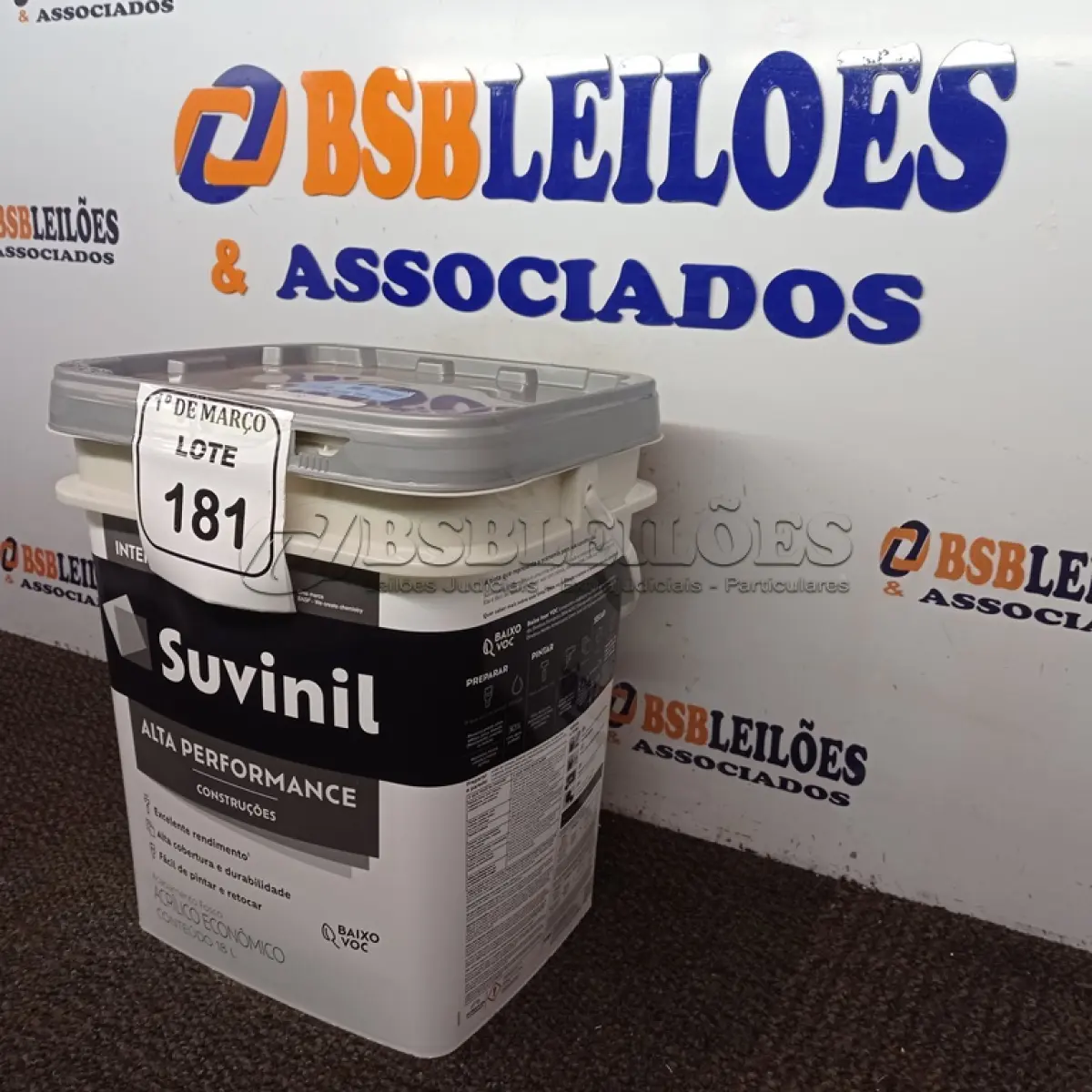 LOTE 181 - 01 GALÃO DE TINTA SUVINIL DE 18L PARA INTERIORES ACABAMENTO FOSCO BRANCO. (NOVO) (NO ESTADO) ATENÇÃO! FAZER A VISITAÇÃO ANTES DE ARREMATAR, NÃO SABEMOS SE FUNCIONA. LEILÃO NÃO TEM GARANTIA E NEM DEVOLUÇÃO, SUJEITO A POSSÍVEIS AVARIAS VISÍVEIS/OCULTAS E/OU AUSÊNCIA DE COMPONENTES.