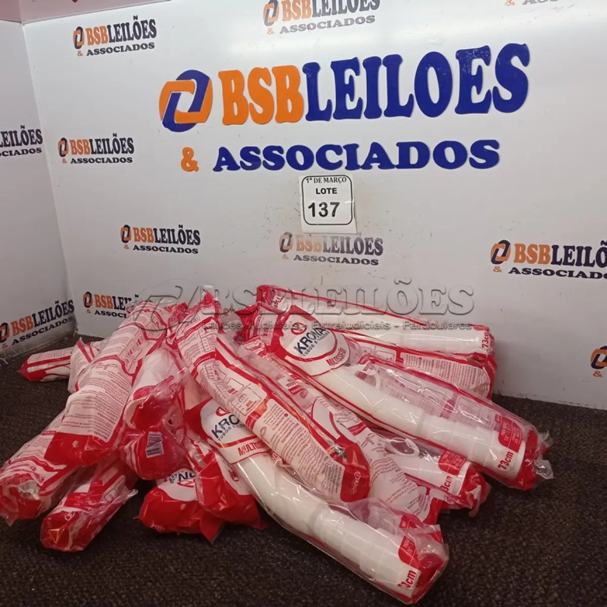 LOTE 137 -  25 UNIDADES DE MULTISSIFÃO RESISTENTE A ÁGUA QUENTE E FRIA DE 73CM MARCA KRONA. (NOVO) (NO ESTADO) ATENÇÃO! FAZER A VISITAÇÃO ANTES DE ARREMATAR, NÃO SABEMOS SE FUNCIONA. LEILÃO NÃO TEM GARANTIA E NEM DEVOLUÇÃO, SUJEITO A POSSÍVEIS AVARIAS VISÍVEIS/OCULTAS E/OU AUSÊNCIA DE COMPONENTES.