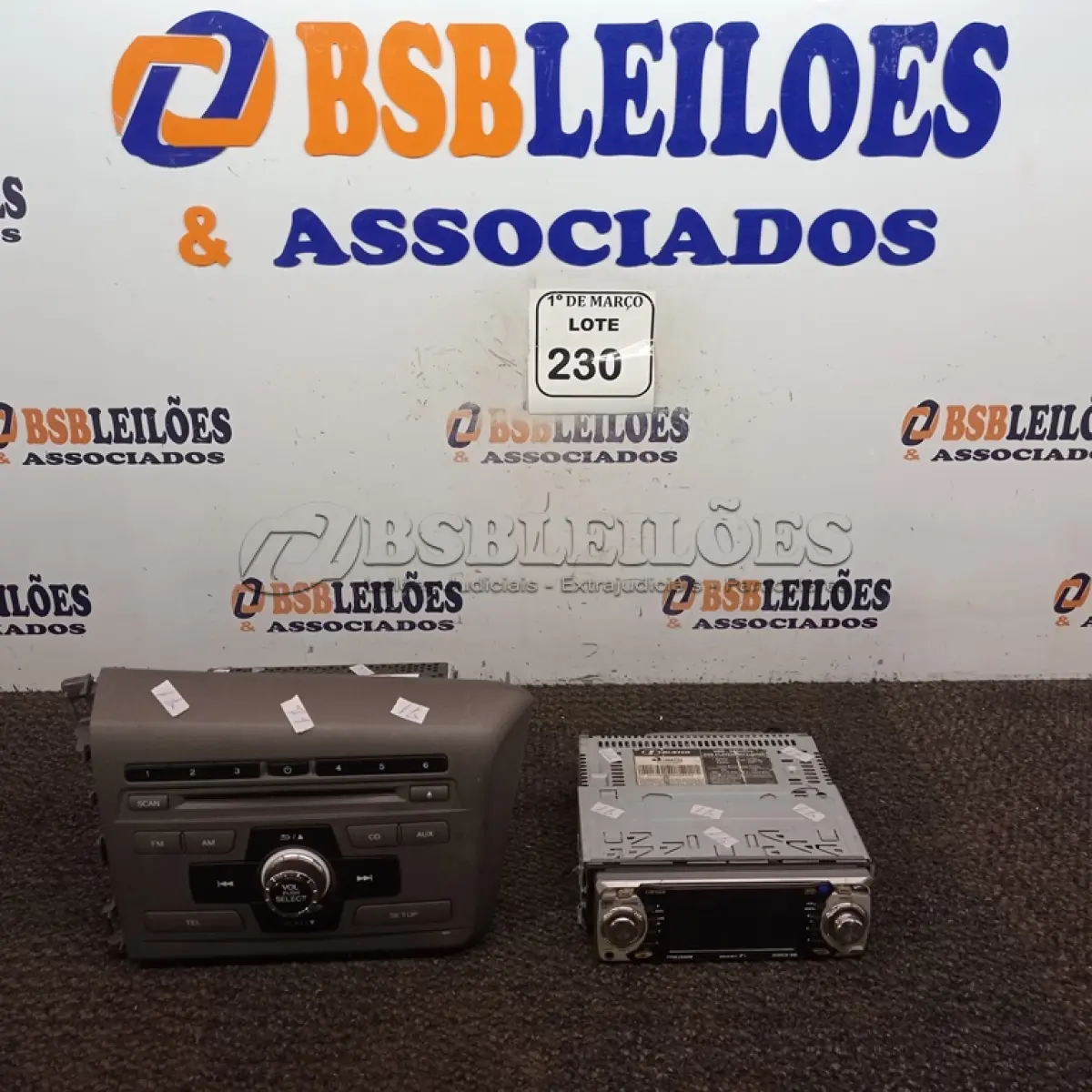 LOTE 230 - 02 APARELHOS DE SOM ALTO MOTIVO SEM RABICHOS. (NO ESTADO) ATENÇÃO! FAZER A VISITAÇÃO ANTES DE ARREMATAR, NÃO SABEMOS SE FUNCIONA. LEILÃO NÃO TEM GARANTIA E NEM DEVOLUÇÃO, SUJEITO A POSSÍVEIS AVARIAS VISÍVEIS/OCULTAS E/OU AUSÊNCIA DE COMPONENTES.