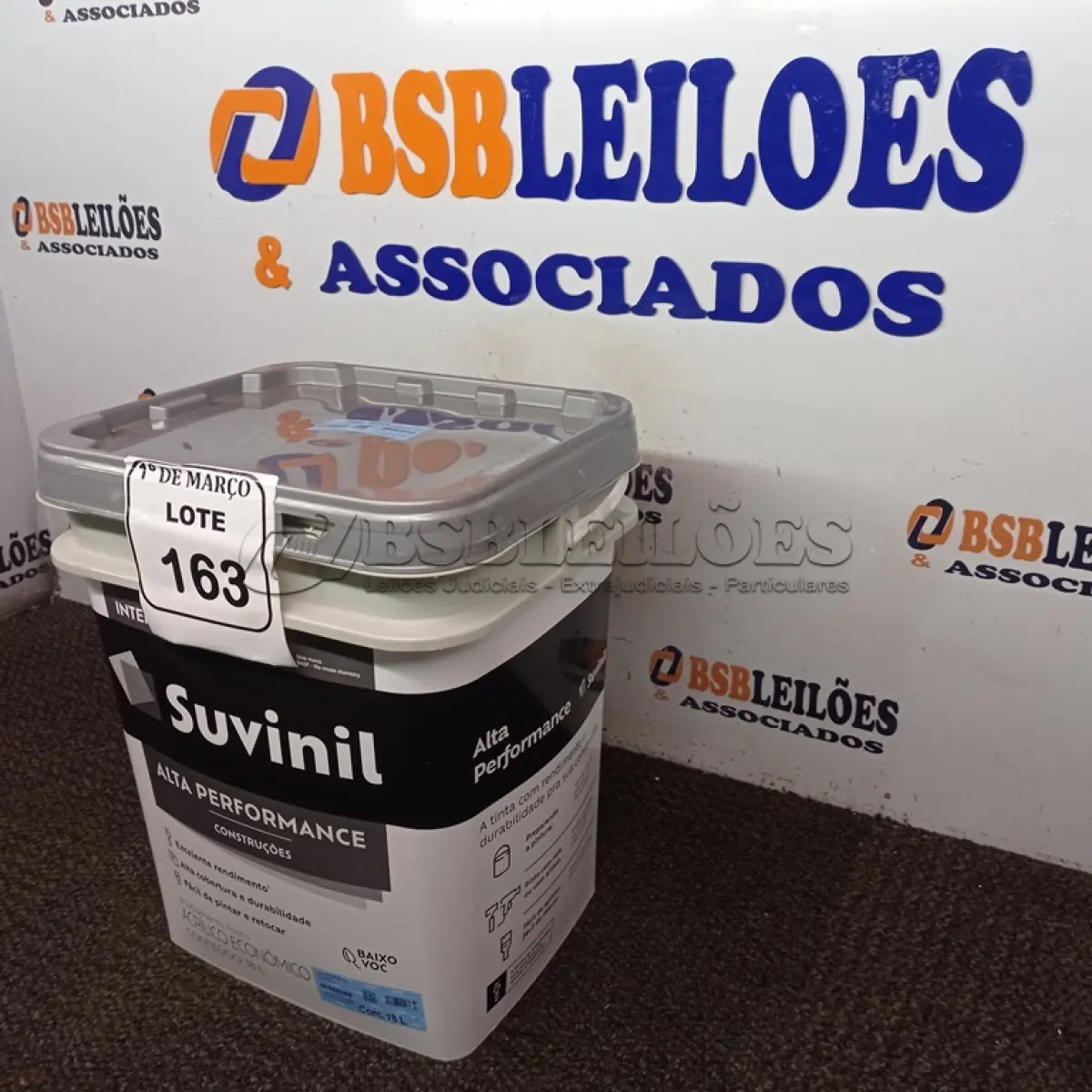 LOTE 163 - 01 GALÃO DE TINTA SUVINIL DE 18L PARA INTERIORES ACABAMENTO FOSCO BRANCO. (NOVO) (NO ESTADO) ATENÇÃO! FAZER A VISITAÇÃO ANTES DE ARREMATAR, NÃO SABEMOS SE FUNCIONA. LEILÃO NÃO TEM GARANTIA E NEM DEVOLUÇÃO, SUJEITO A POSSÍVEIS AVARIAS VISÍVEIS/OCULTAS E/OU AUSÊNCIA DE COMPONENTES.