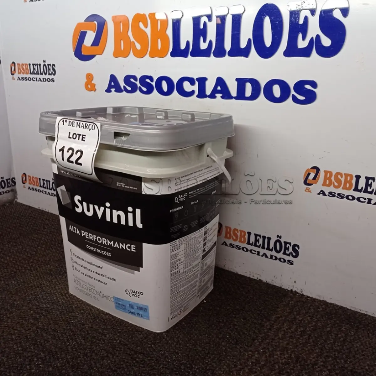 LOTE 122 - 01 GALÃO DE TINTA SUVINIL DE 18L PARA INTERIORES ACABAMENTO FOSCO BRANCO. (NOVO) (NO ESTADO) ATENÇÃO! FAZER A VISITAÇÃO ANTES DE ARREMATAR, NÃO SABEMOS SE FUNCIONA. LEILÃO NÃO TEM GARANTIA E NEM DEVOLUÇÃO, SUJEITO A POSSÍVEIS AVARIAS VISÍVEIS/OCULTAS E/OU AUSÊNCIA DE COMPONENTES.