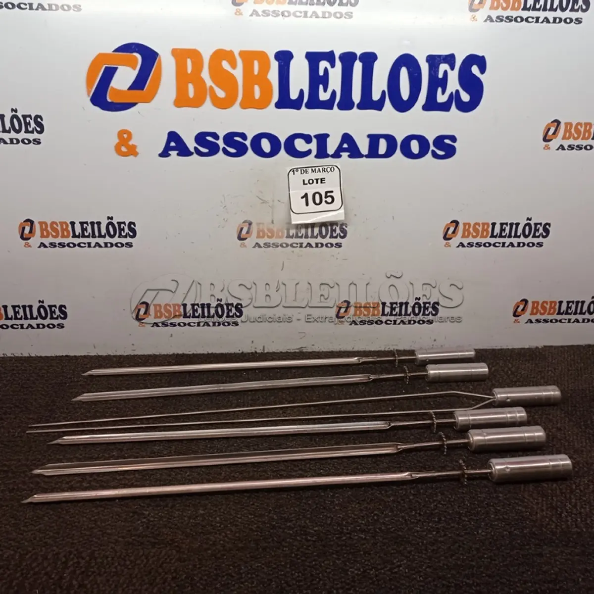 LOTE 105 - 06 ESPETOS PARA CHURRASCO SENDO 05 GIRATÓRIOS. (NOVO) (NO ESTADO) ATENÇÃO! FAZER A VISITAÇÃO ANTES DE ARREMATAR, NÃO SABEMOS SE FUNCIONA. LEILÃO NÃO TEM GARANTIA E NEM DEVOLUÇÃO, SUJEITO A POSSÍVEIS AVARIAS VISÍVEIS/OCULTAS E/OU AUSÊNCIA DE COMPONENTES.