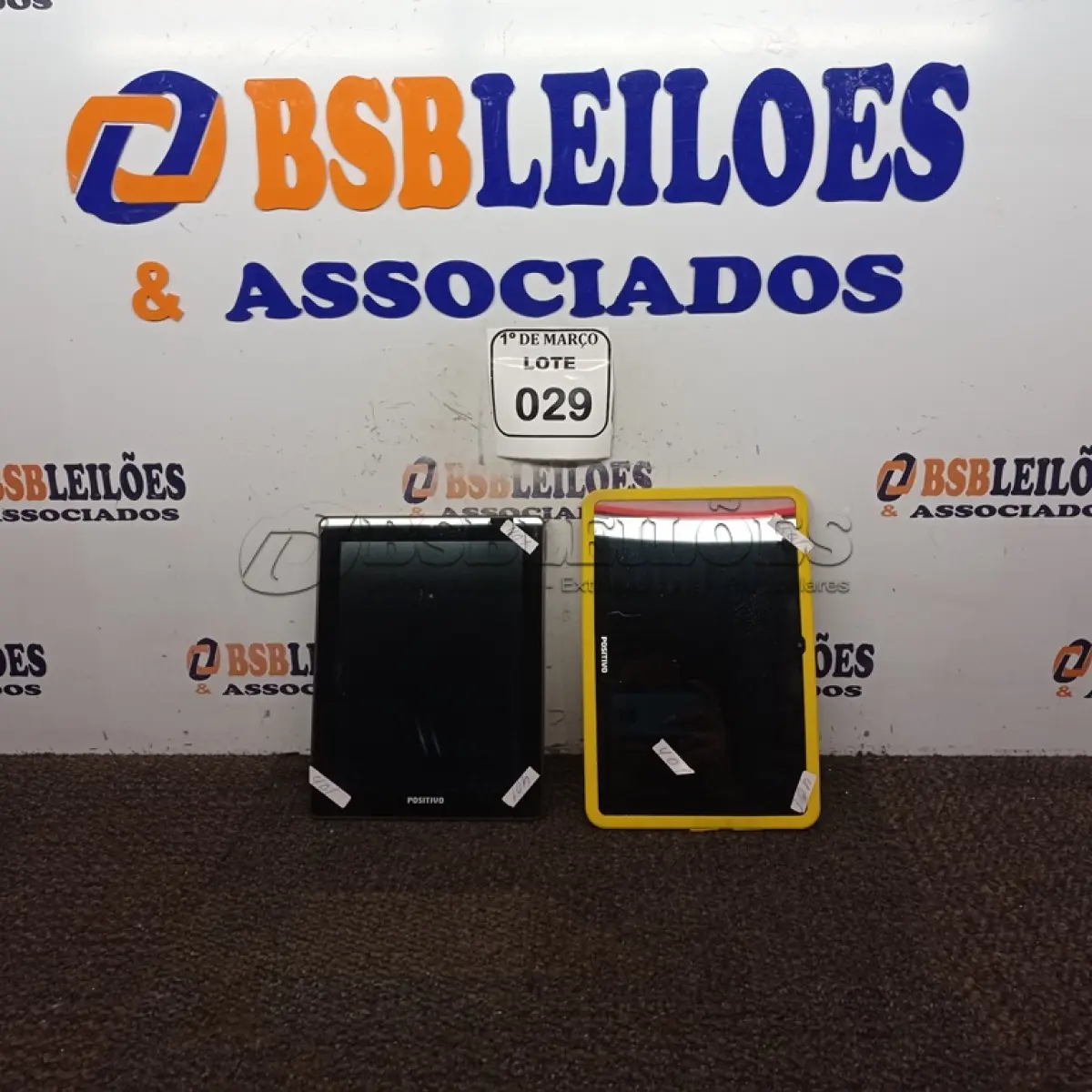 LOTE 029 - 02 TABLET’S SEM CARREGADOR MARCA POSITIVO. (NO ESTADO) ATENÇÃO! FAZER A VISITAÇÃO ANTES DE ARREMATAR, NÃO SABEMOS SE FUNCIONA. LEILÃO NÃO TEM GARANTIA E NEM DEVOLUÇÃO, SUJEITO A POSSÍVEIS AVARIAS VISÍVEIS/OCULTAS E/OU AUSÊNCIA DE COMPONENTES.