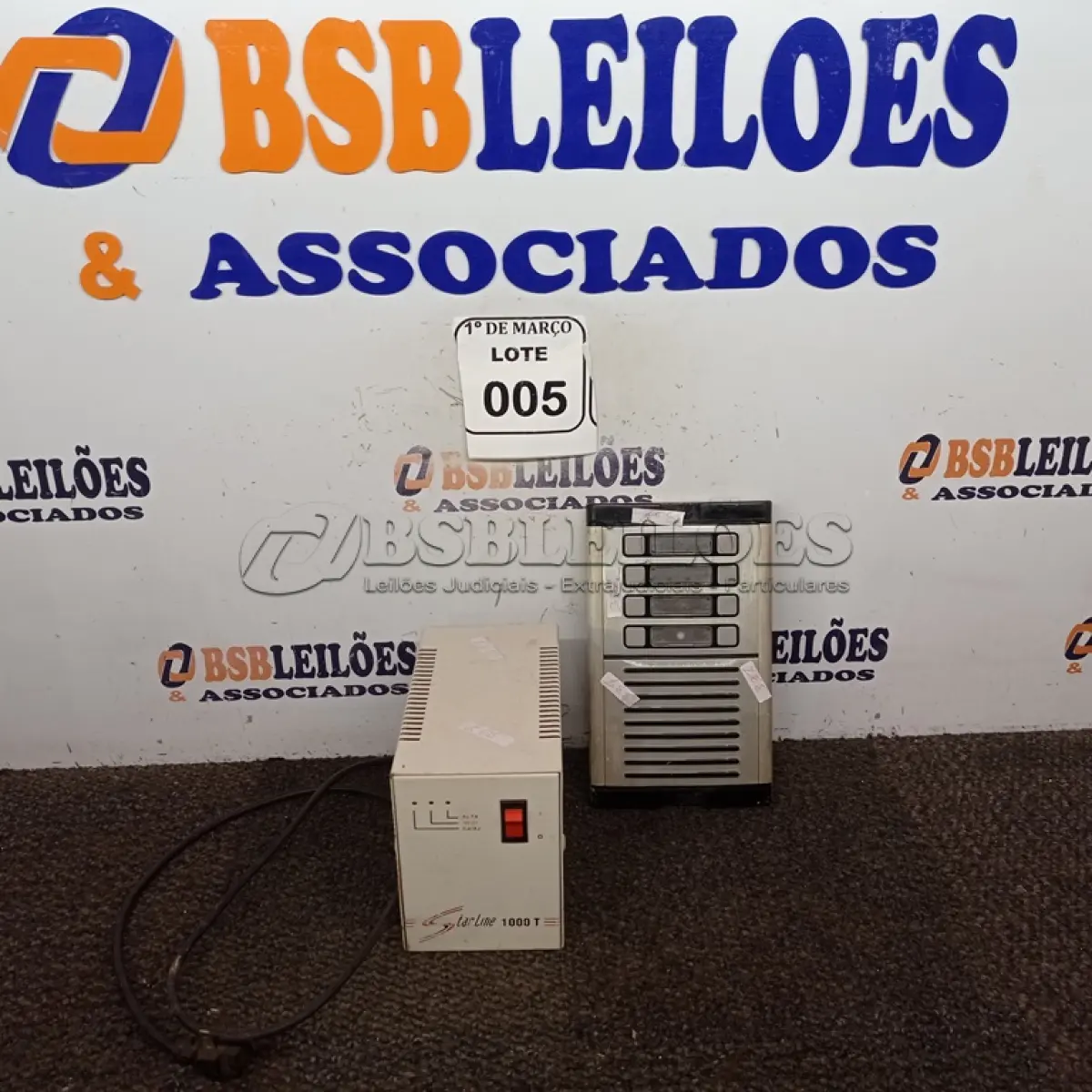 LOTE 005 - 01 INTERFONE PARA CONDOMÍNIO COM 08 CANAIS HDL E 01 FONTE PARA COMPUTADOR STAR LINE. (NO ESTADO) ATENÇÃO! FAZER A VISITAÇÃO ANTES DE ARREMATAR, NÃO SABEMOS SE FUNCIONA. LEILÃO NÃO TEM GARANTIA E NEM DEVOLUÇÃO, SUJEITO A POSSÍVEIS AVARIAS VISÍVEIS/OCULTAS E/OU AUSÊNCIA DE COMPONENTES.
