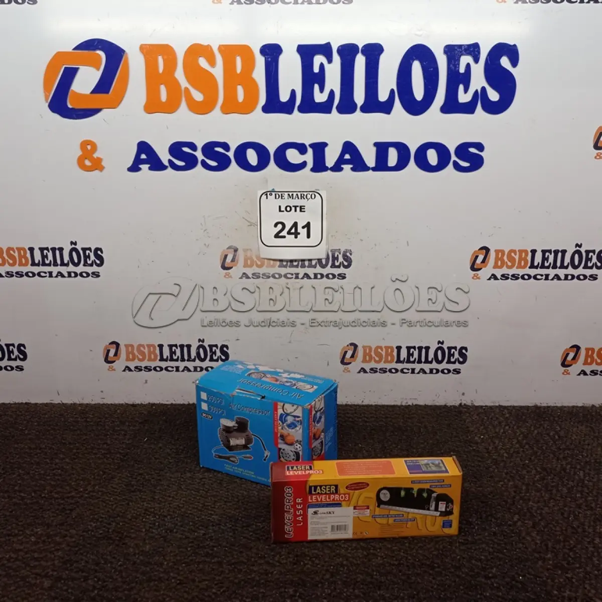 LOTE 241 - 01 COMPRESSOR PORTÁTIL 12 VOLTS (NOVO) E 01NIVEL A LASER (NOVO). (NO ESTADO) ATENÇÃO! FAZER A VISITAÇÃO ANTES DE ARREMATAR, NÃO SABEMOS SE FUNCIONA. LEILÃO NÃO TEM GARANTIA E NEM DEVOLUÇÃO, SUJEITO A POSSÍVEIS AVARIAS VISÍVEIS/OCULTAS E/OU AUSÊNCIA DE COMPONENTES.