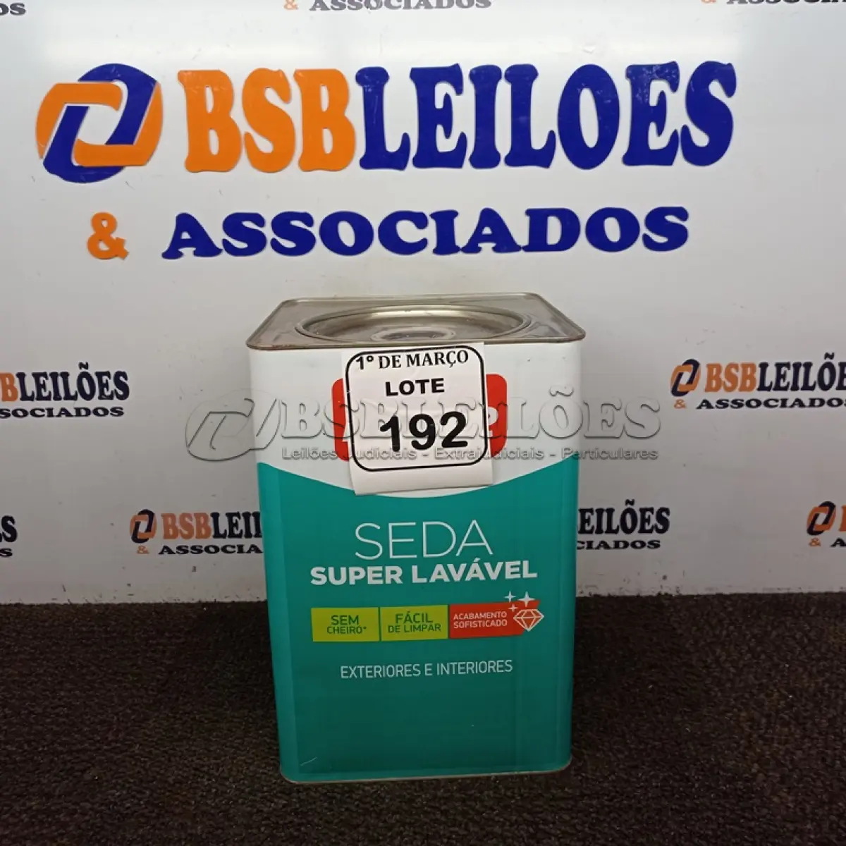 LOTE 192 - 01 LATA DE TINTA SEDA SUPER LAVÁVEL IQUINE NA COR BASE C ACETINADO 18 LITROS. (NO ESTADO) ATENÇÃO! FAZER A VISITAÇÃO ANTES DE ARREMATAR, NÃO SABEMOS SE FUNCIONA. LEILÃO NÃO TEM GARANTIA E NEM DEVOLUÇÃO, SUJEITO A POSSÍVEIS AVARIAS VISÍVEIS/OCULTAS E/OU AUSÊNCIA DE COMPONENTES.