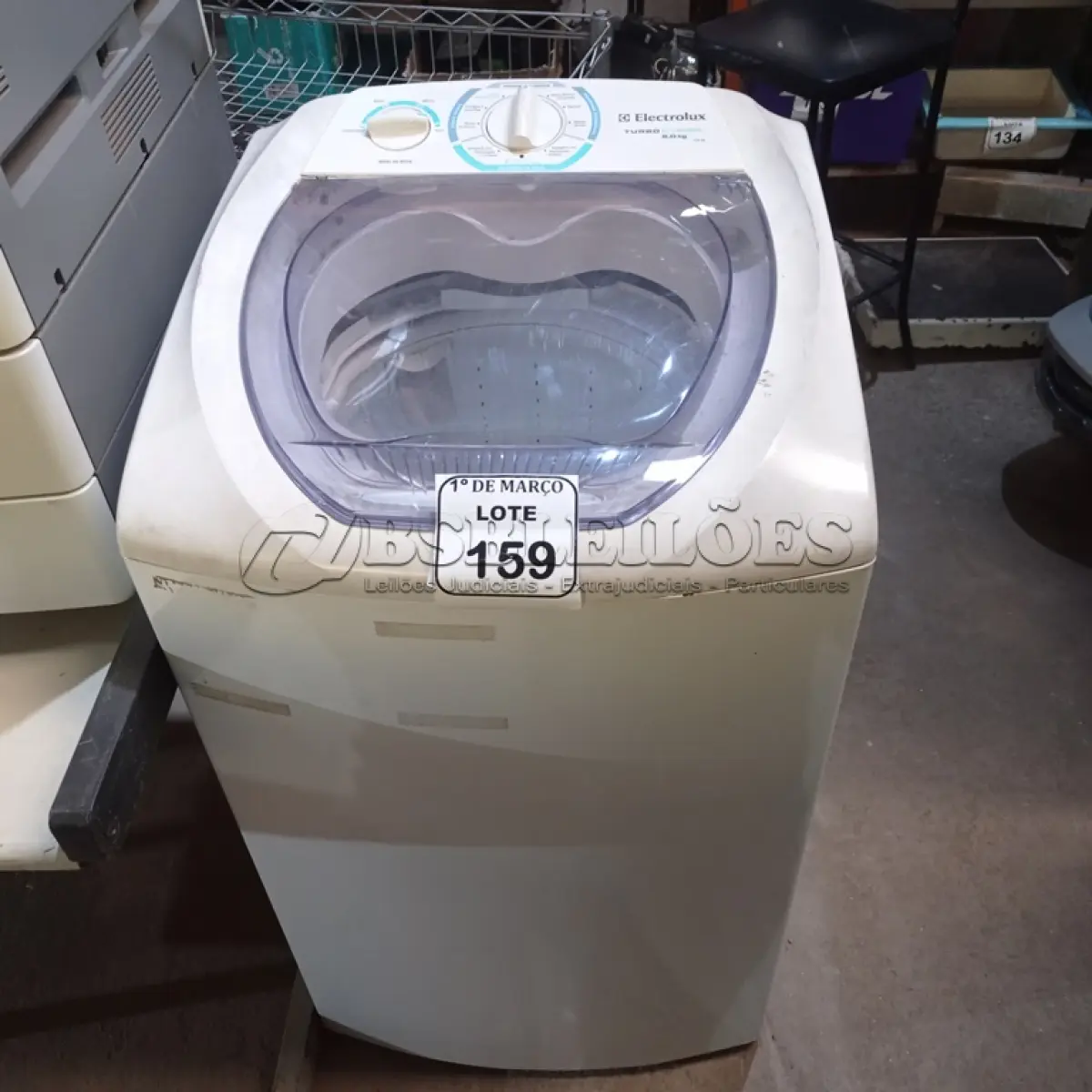 LOTE 159 - 01 MÁQUINA DE LAVAR MARCA ELECTROLUX 6KG. (NO ESTADO) ATENÇÃO! FAZER A VISITAÇÃO ANTES DE ARREMATAR, NÃO SABEMOS SE FUNCIONA. LEILÃO NÃO TEM GARANTIA E NEM DEVOLUÇÃO, SUJEITO A POSSÍVEIS AVARIAS VISÍVEIS/OCULTAS E/OU AUSÊNCIA DE COMPONENTES.